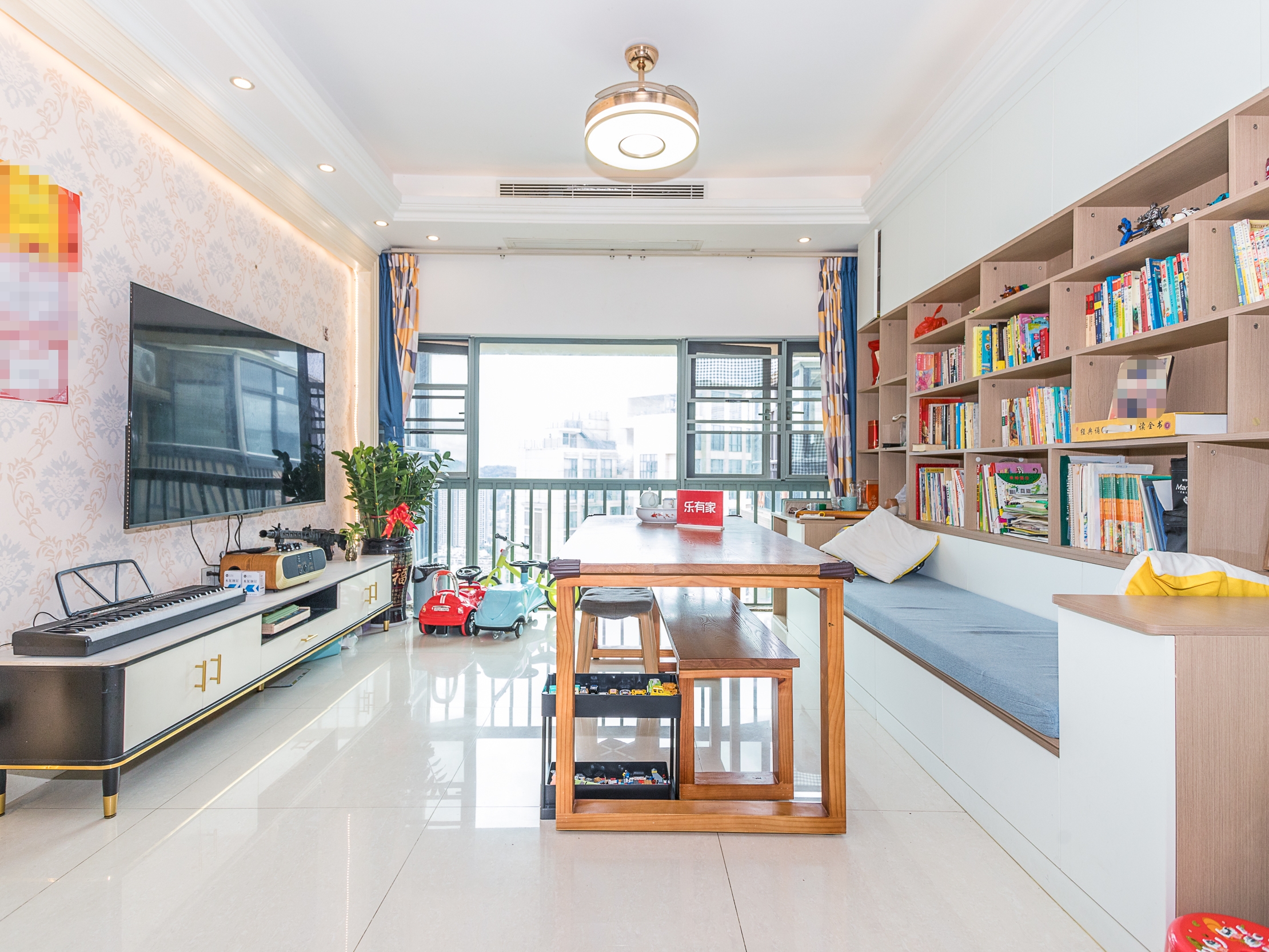 凤凰层精装三房诚意出售-深圳阅山华府二手房