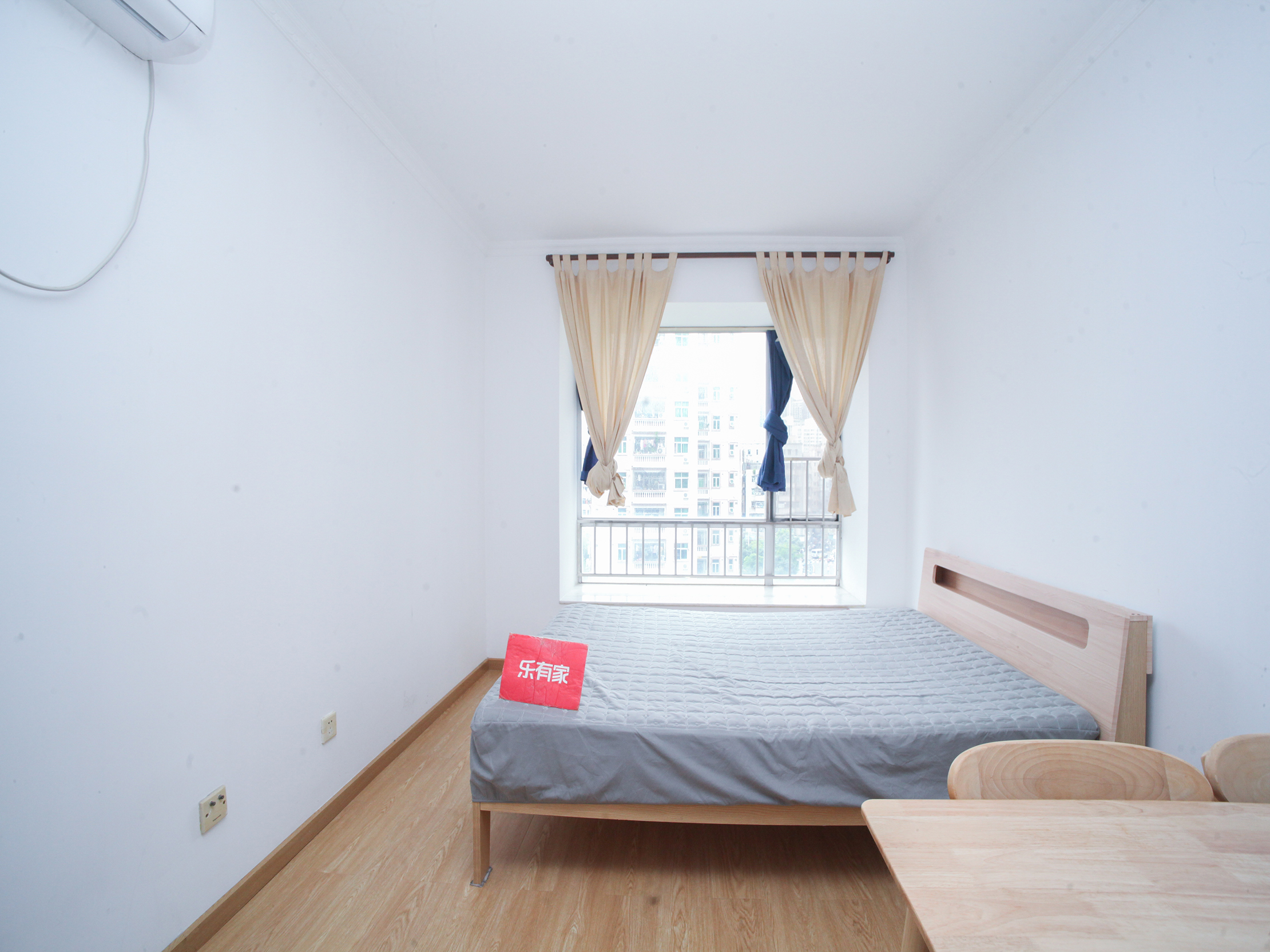 业主诚心卖，福田CBD区委旁，近红岭