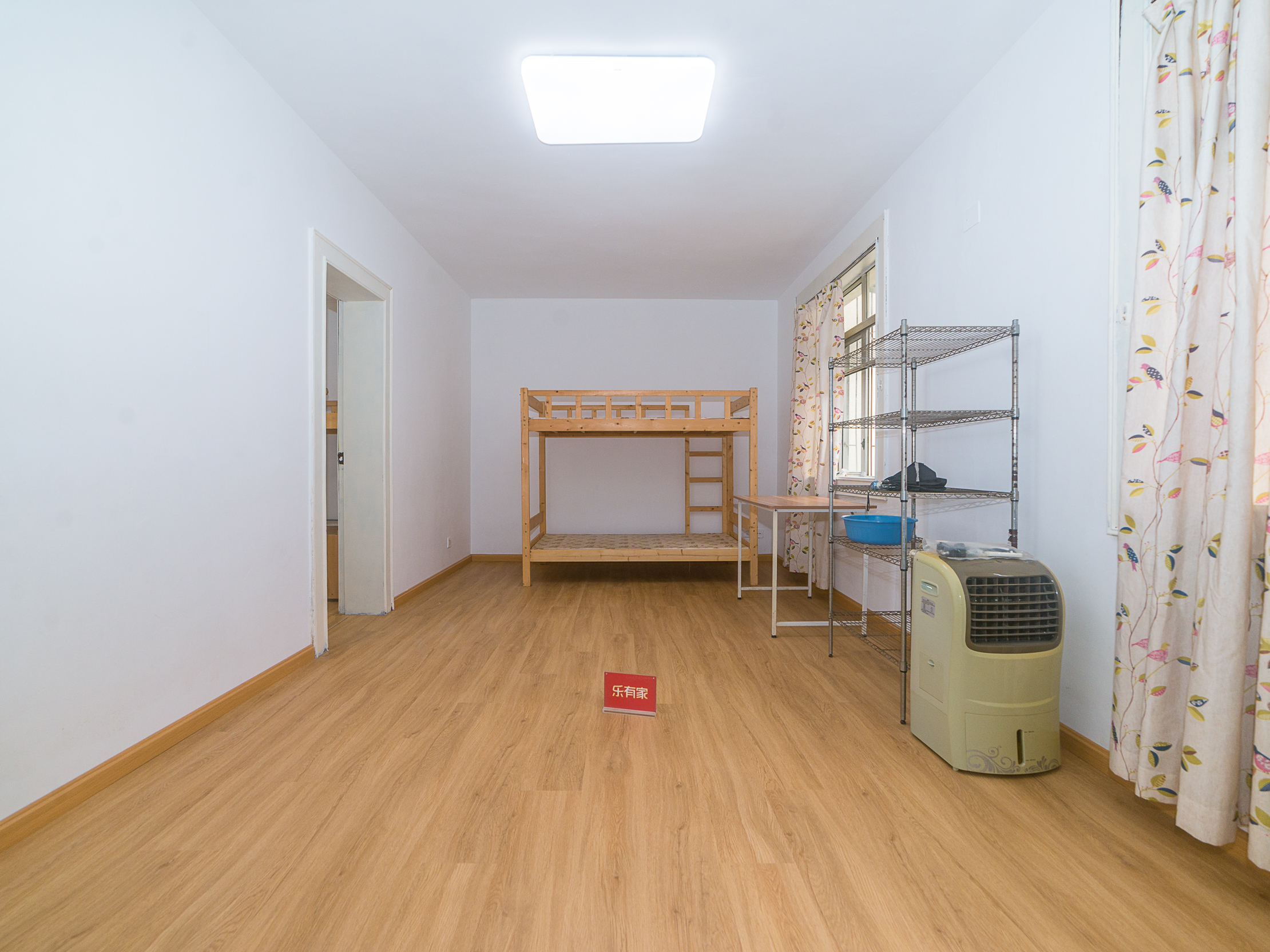 海上世界商圈，地铁口，两房，楼层中间-深圳海昌大厦二手房