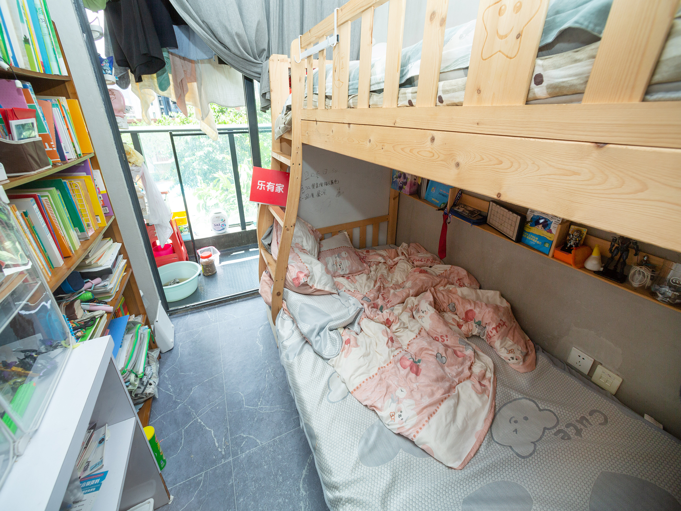 悦峰华府，看房方便