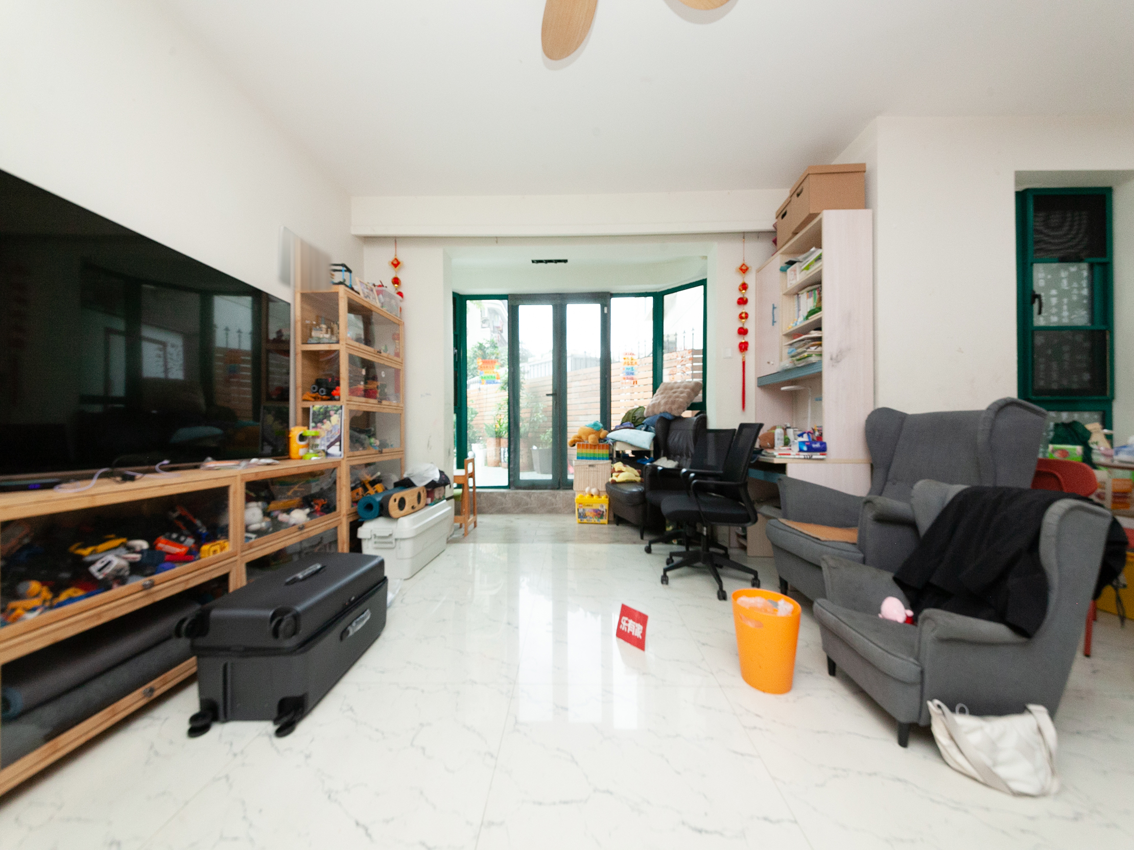 福田大花园社区，自带花园，仅此一户，可养花+种菜等一家自住