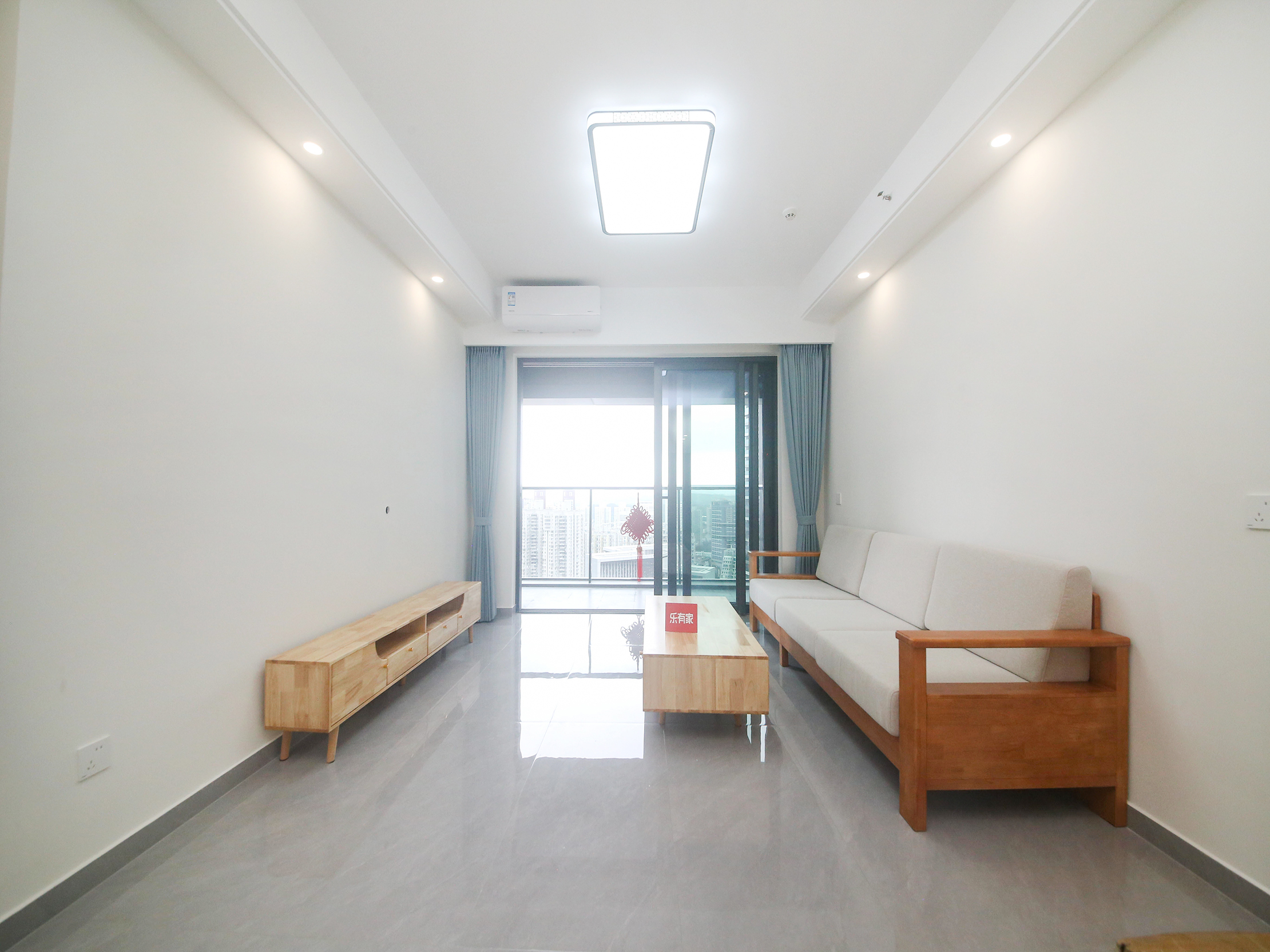 御龙天地 3房2厅2卫 105㎡