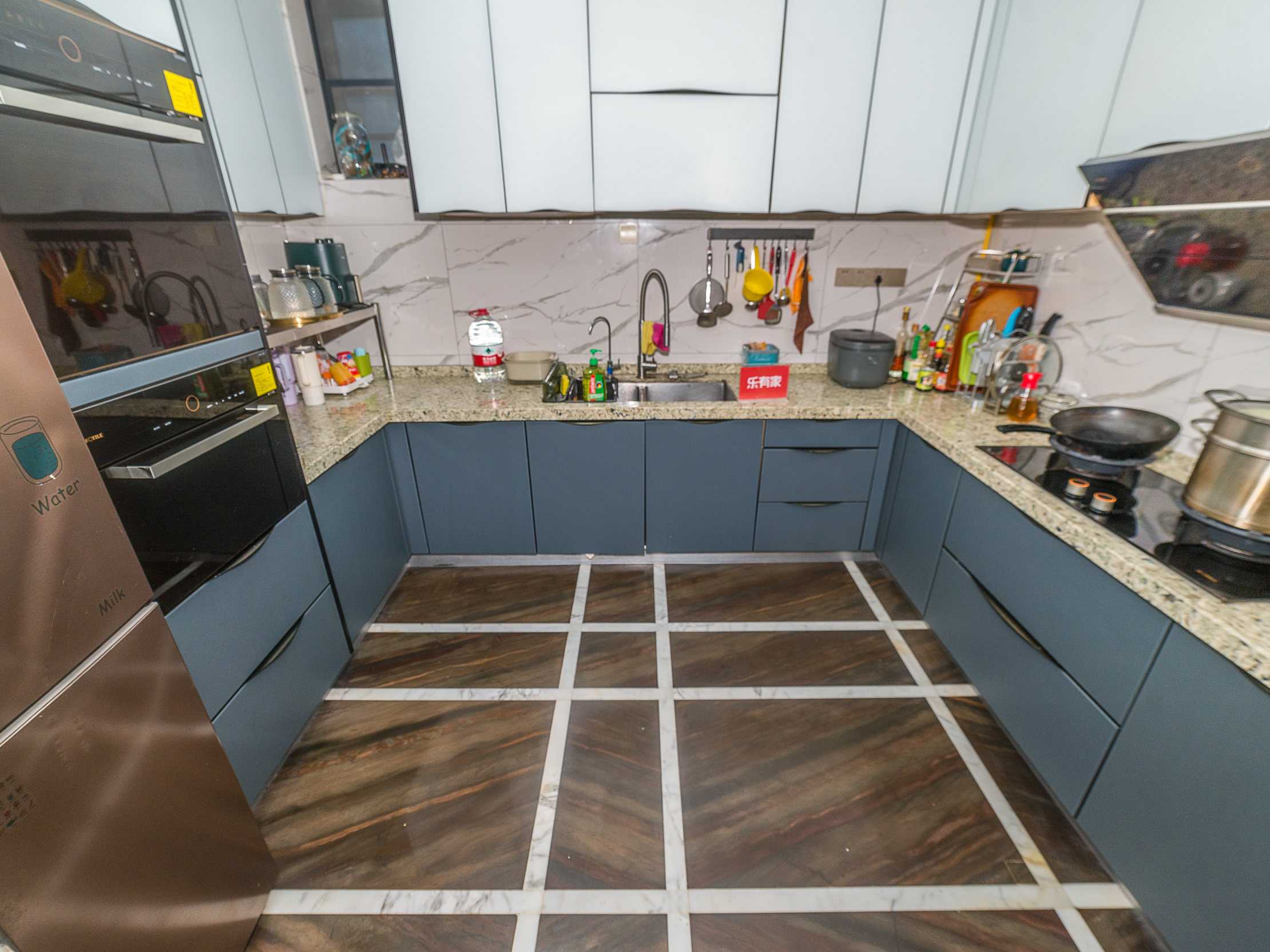 有私家大院子，当时买过来就比其他的贵很多