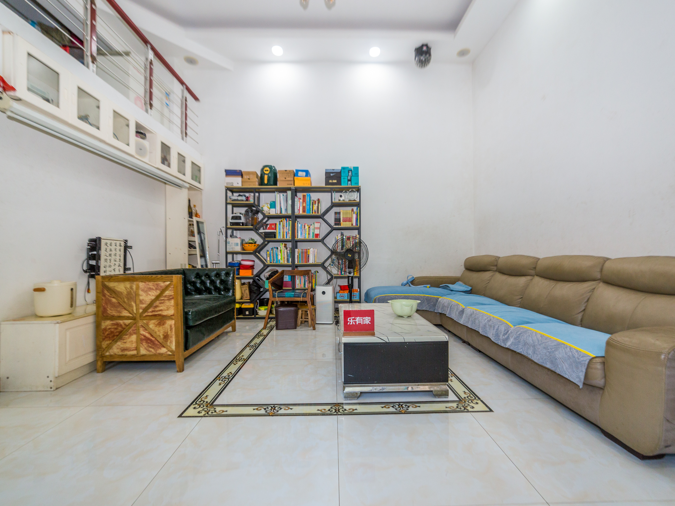 花果山大厦特殊户型，有个露台，使用率高，看房方便-深圳花果山大厦二手房