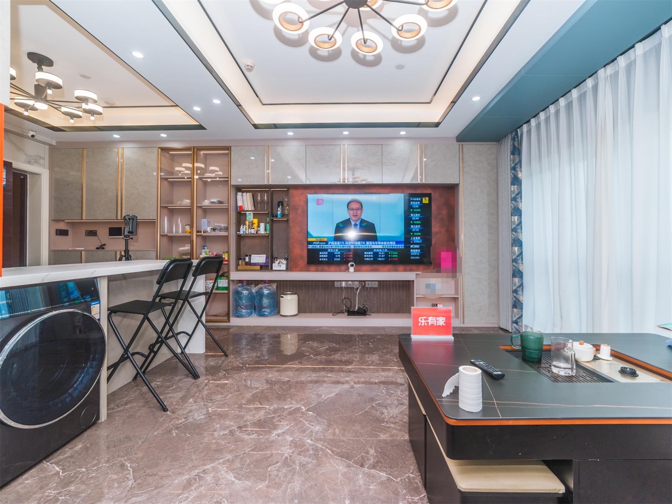 全新精装两房，业主急售-深圳富驰大厦二手房