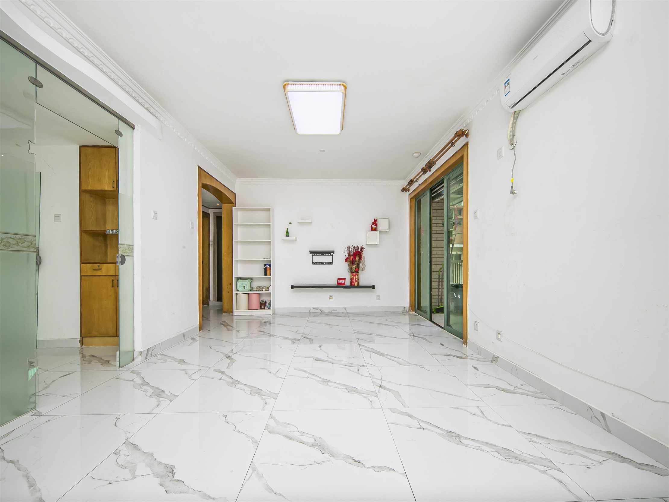 空房子出租，已经空出，看房子方便-深圳梅林一村十一区租房