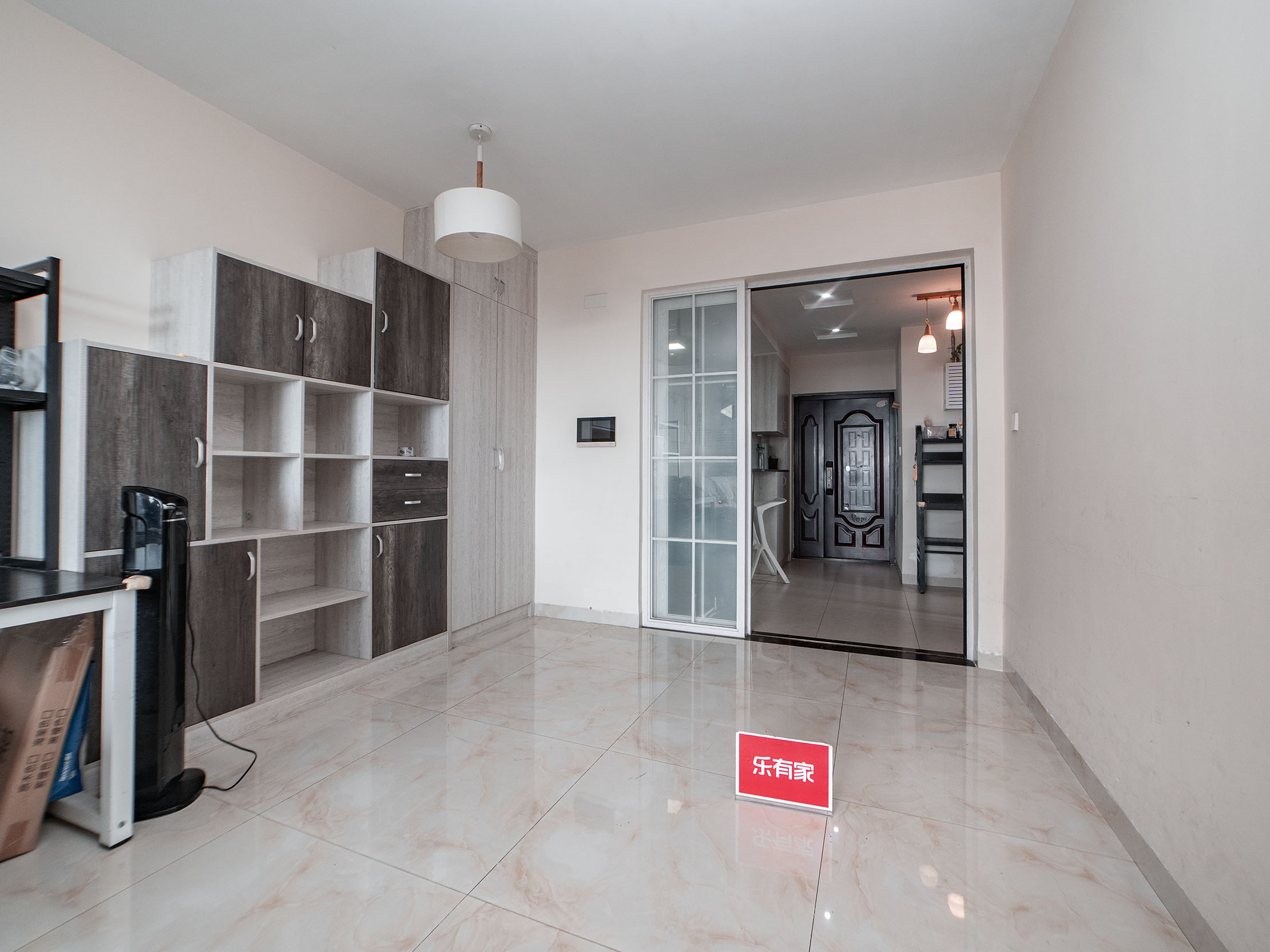 领翔华府精装2室2厅西南朝向，高楼层视野好