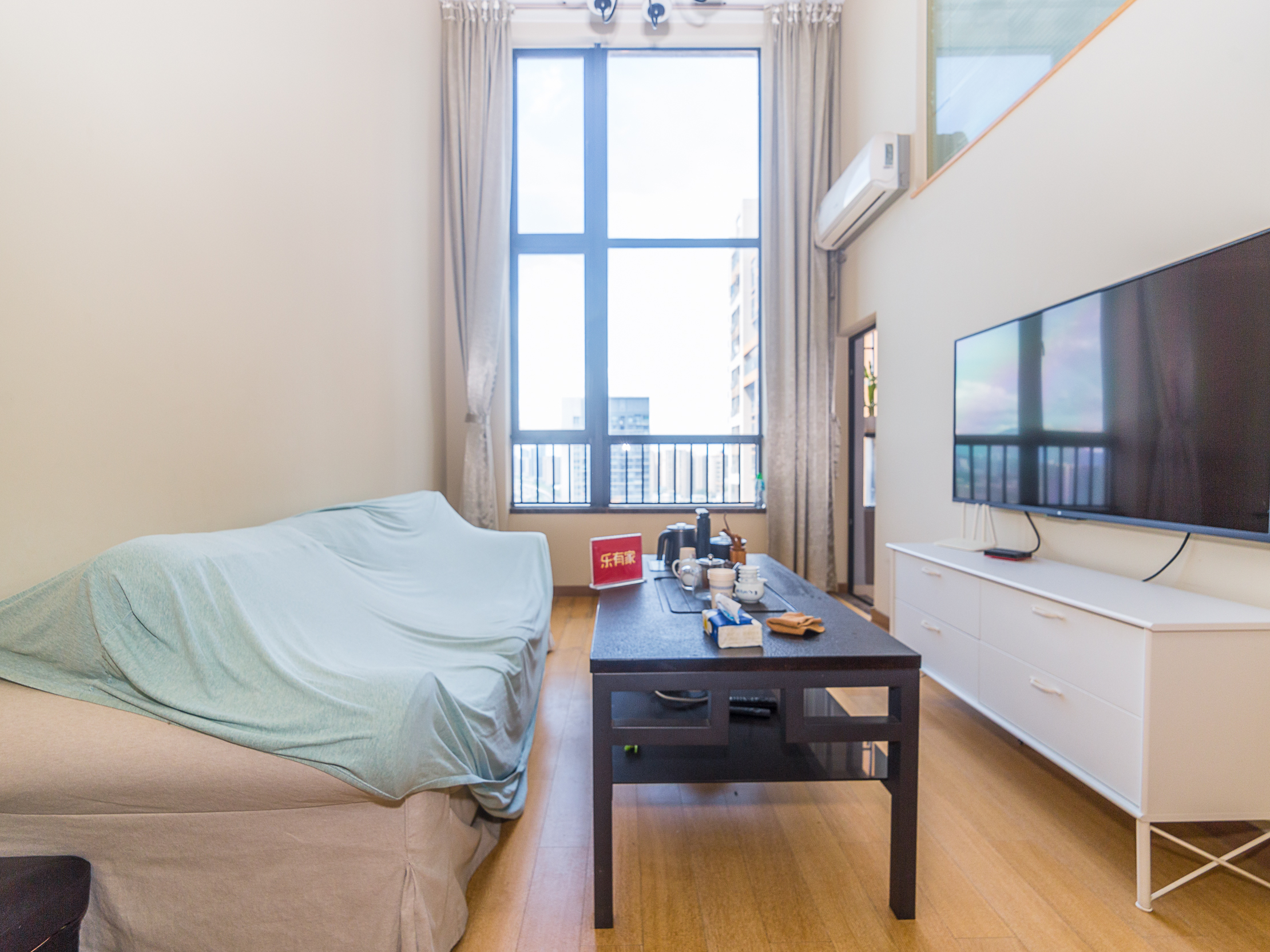 万科天誉复式三房，总价1字头，地铁口物业。产权优质。