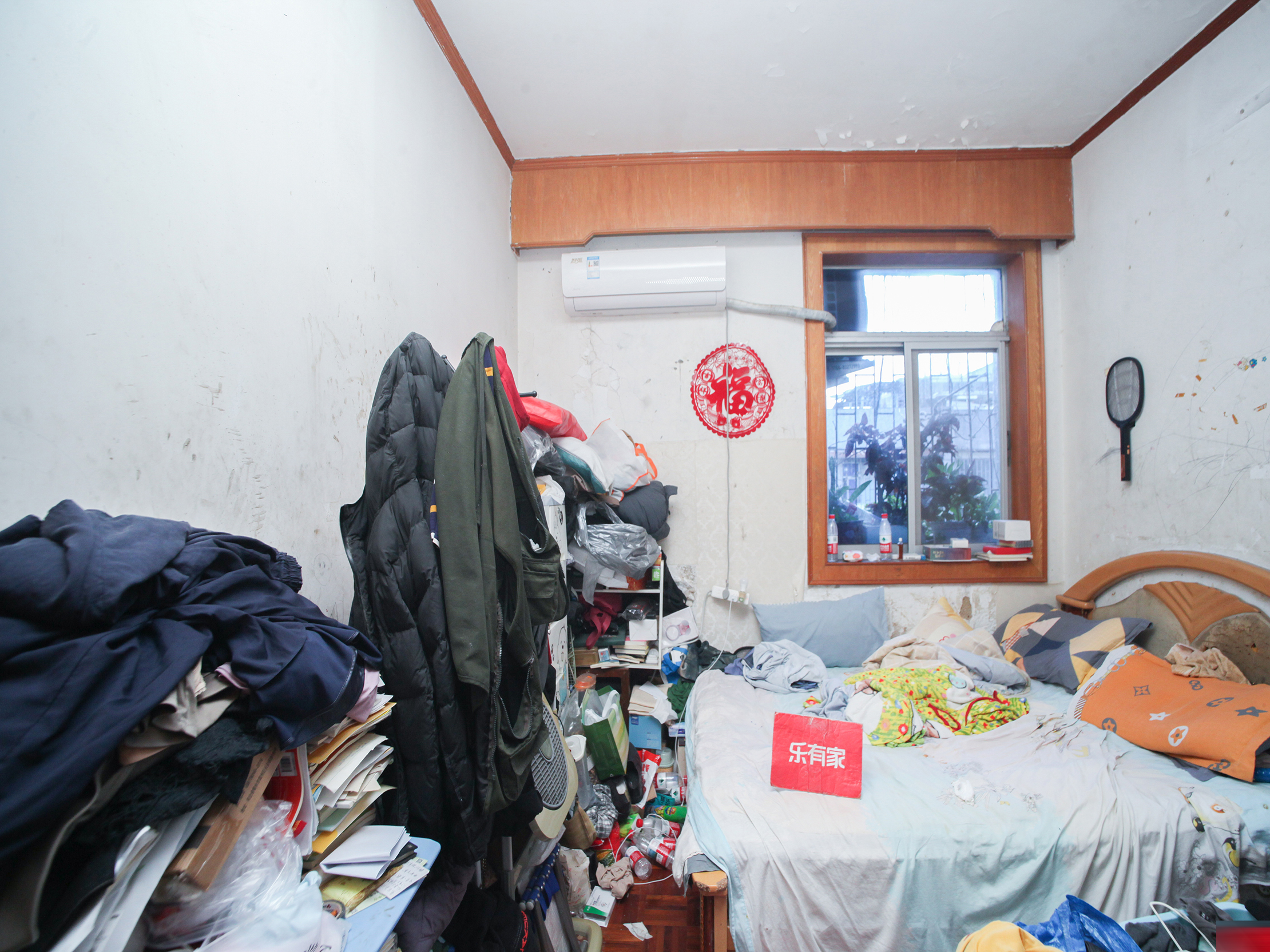 建业小区高使用率3房，诚心出售，看房方便！