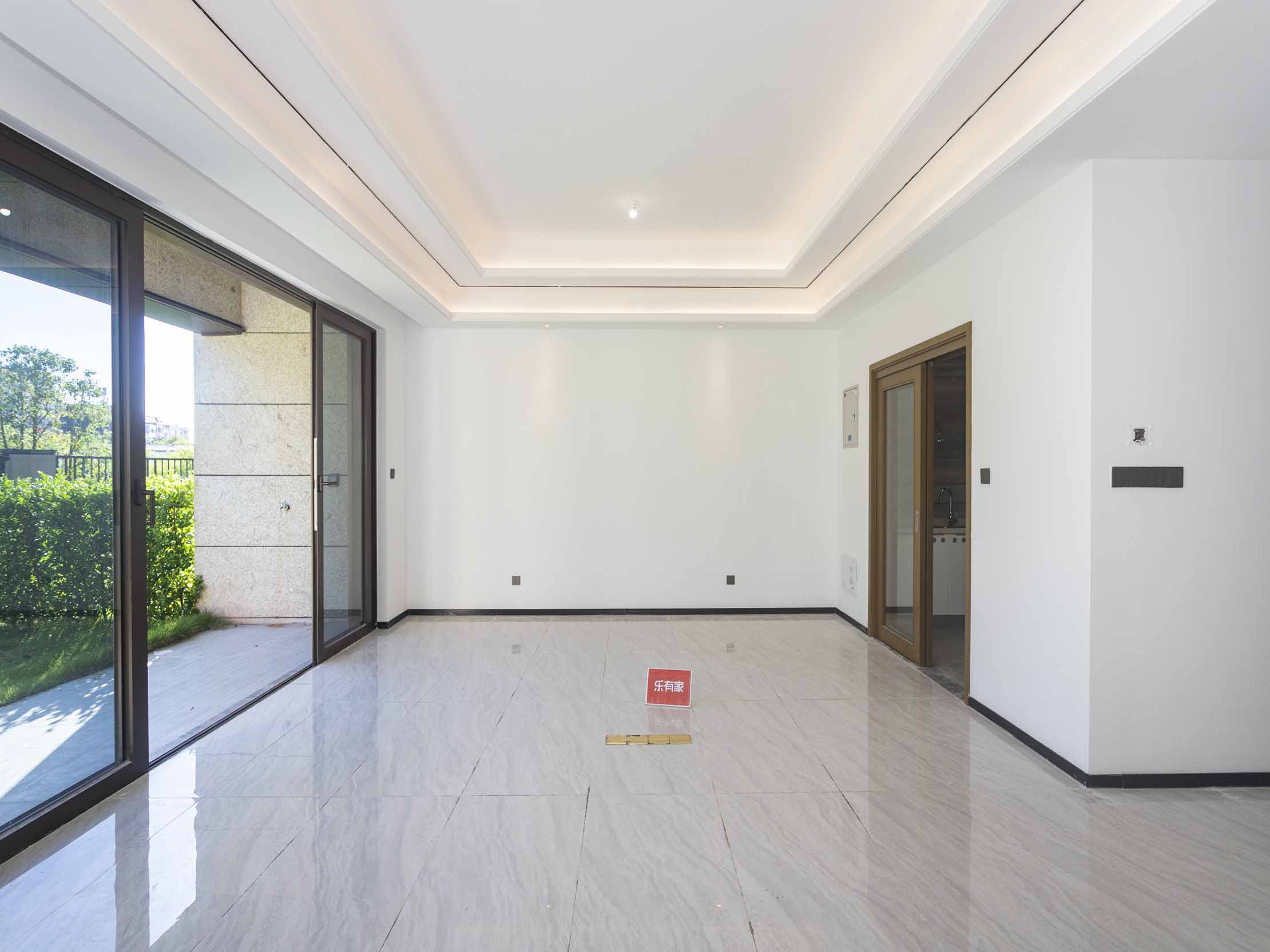 龙光城北十期，方正户型，采光佳，名校旁，楼龄新，车位足，诚心出售，随时看房！