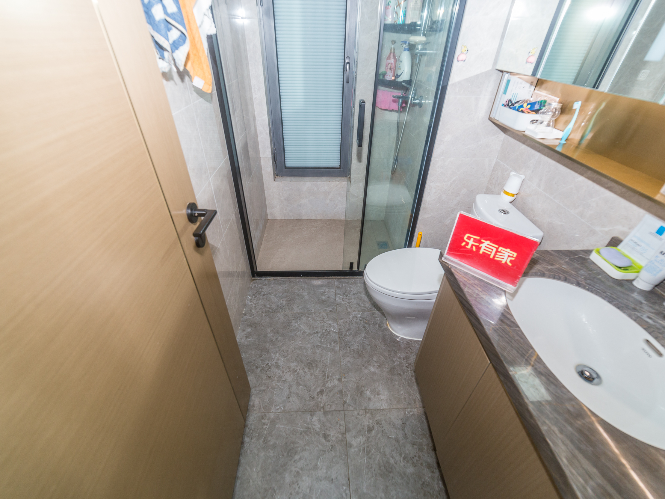 宝龙14号地铁口旁，中海阳光橡树园业主诚心急售三房，价格，可