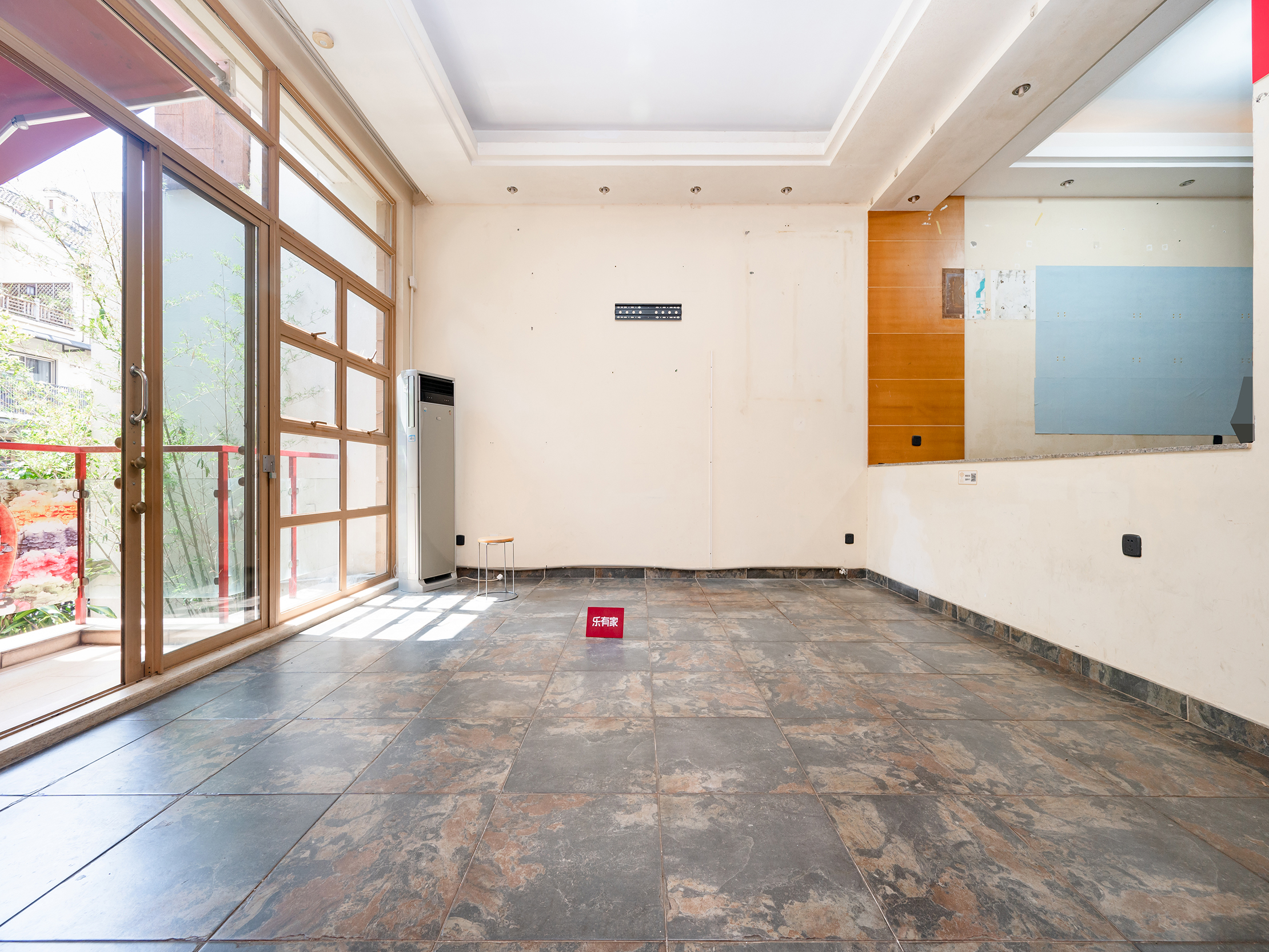 近福田的精装别+墅。看房方便