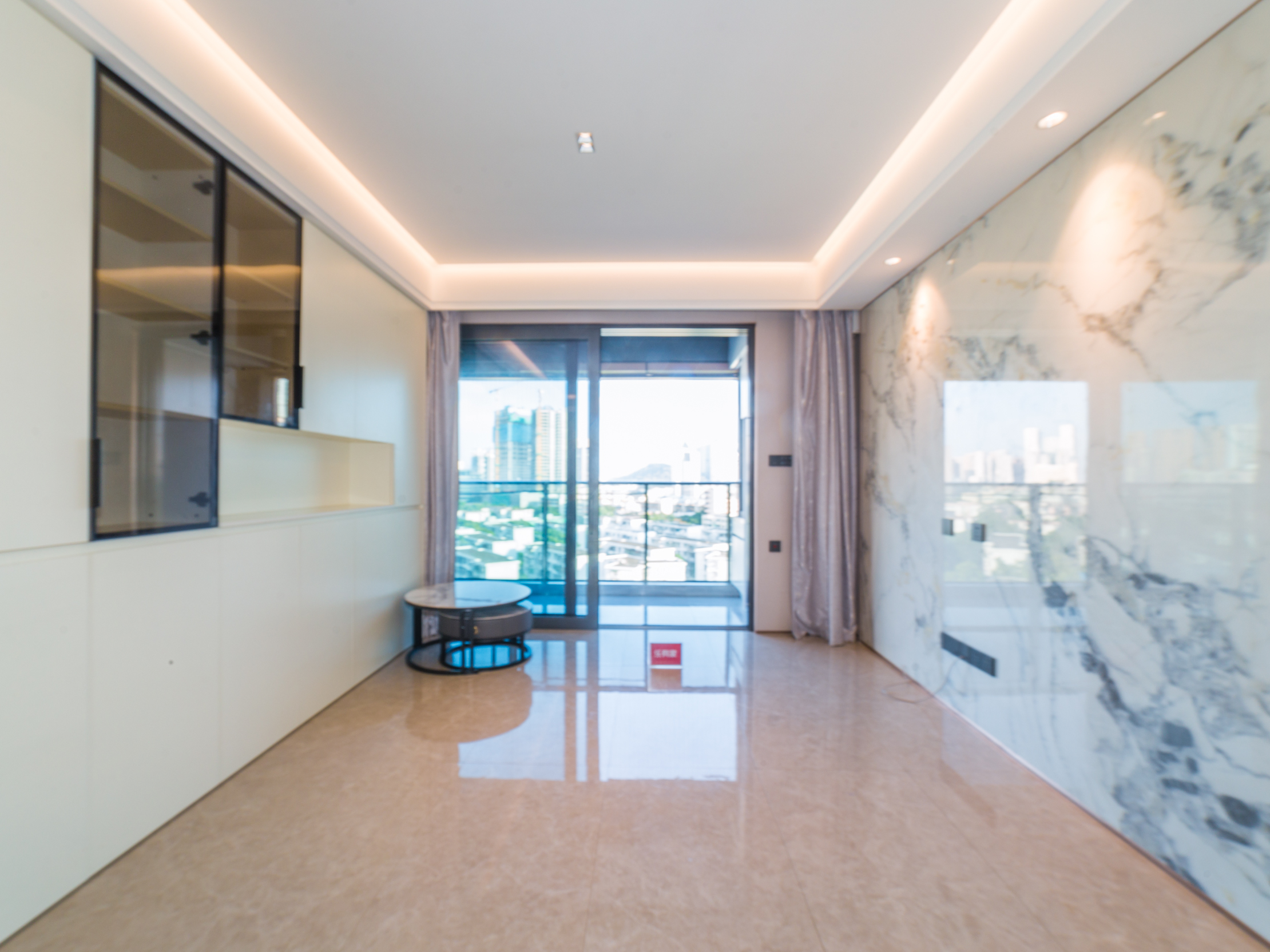 招商仕林臻邸，朝南中楼层，采光绝佳，楼龄新！业主诚售，随时看房，机会难得！-深圳招商仕林臻邸二手房