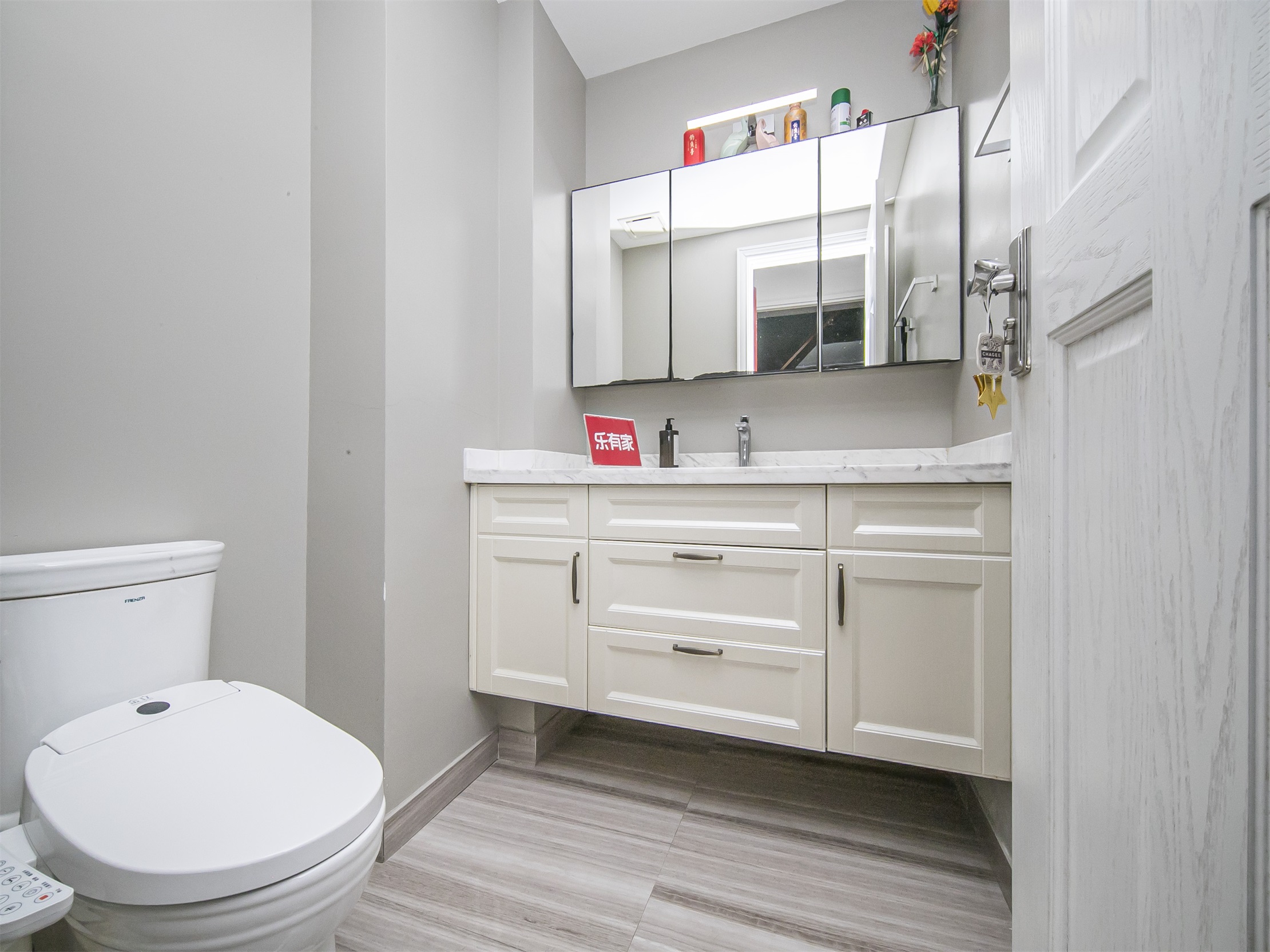 理想公馆，高楼层，人车分流，临近重点学校，业主诚售，预约看房。