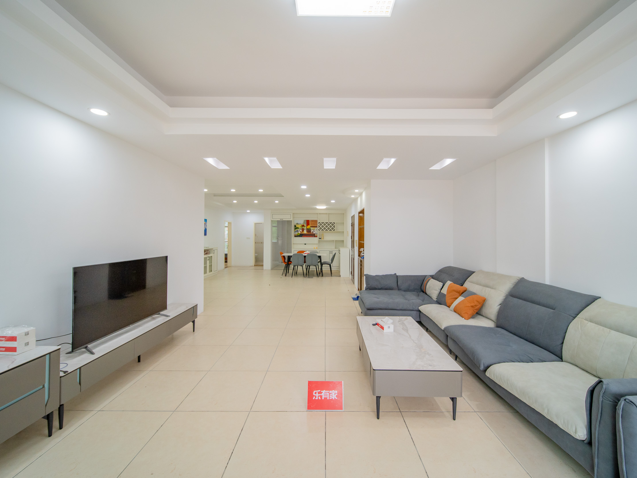 五邑蒲葵高尔夫球会，朝南采光佳，地面花园+空中花园，近商业综合体、大型公园，诚心出售！