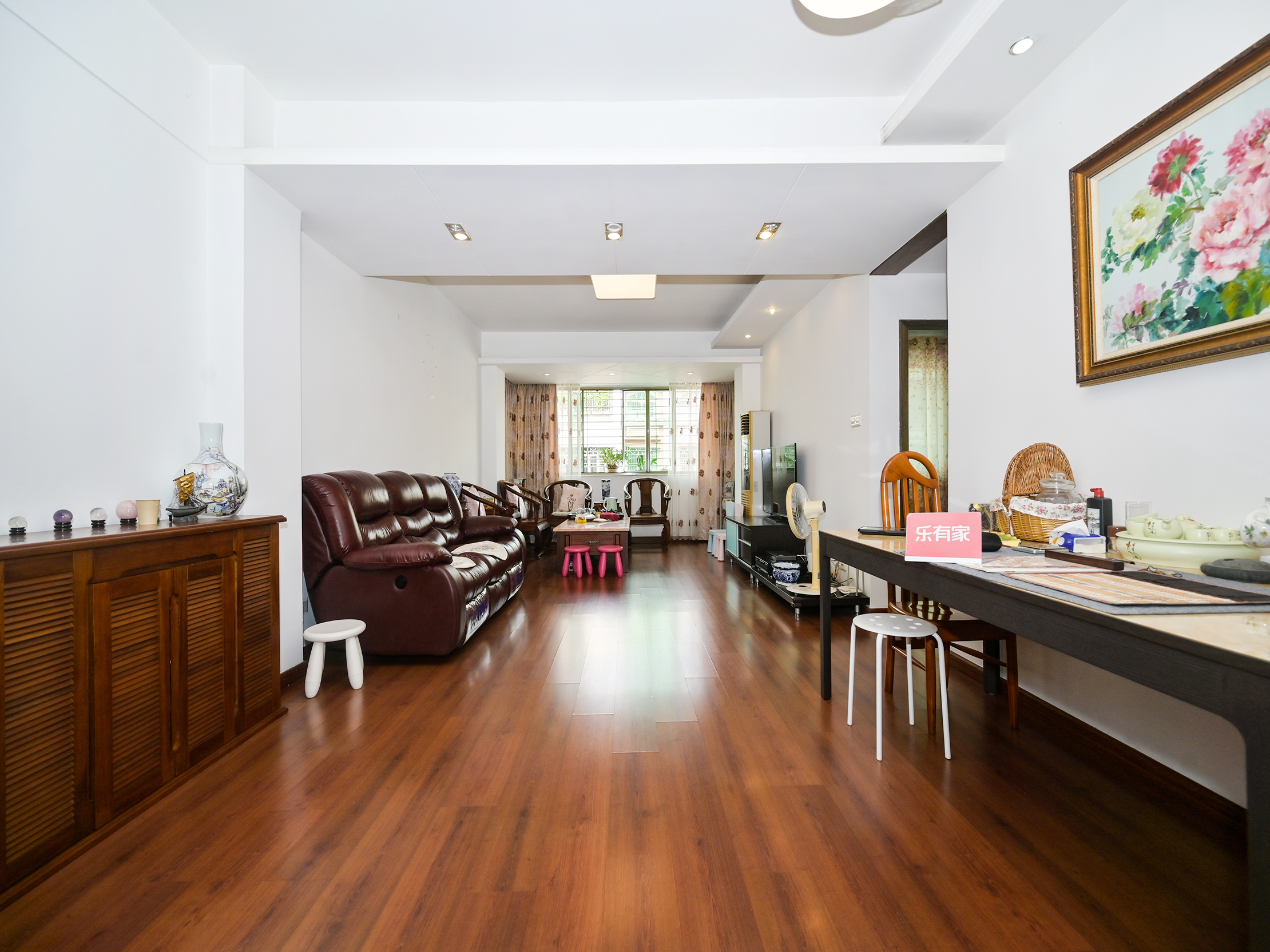 海滨城广场一期四房，户型方正，业主诚心出租。-深圳海滨城广场一期租房