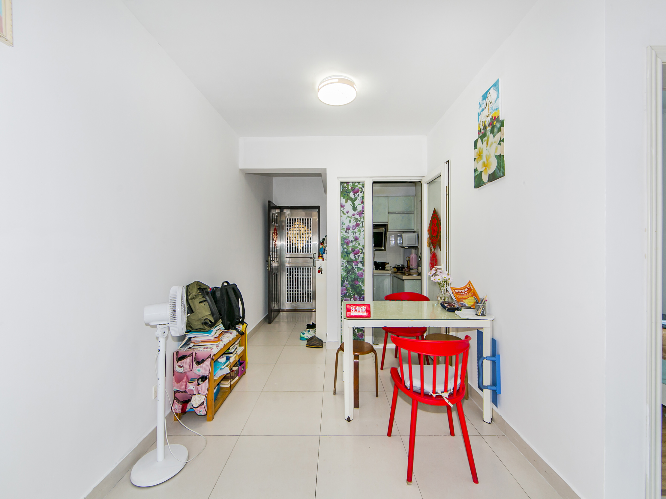 东南朝向2室2厅，公园旁近地铁，出行便利，舒适生活空间。