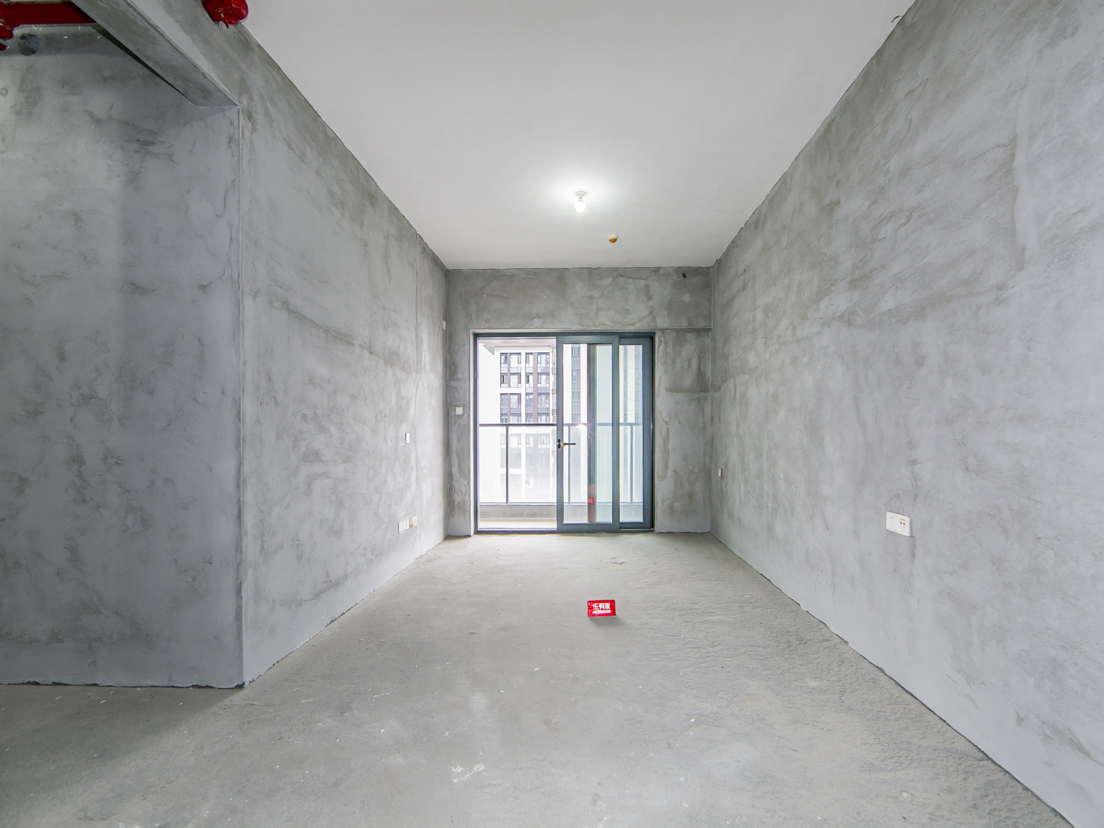 毛坯式装修，23年次新小区，围合式花园