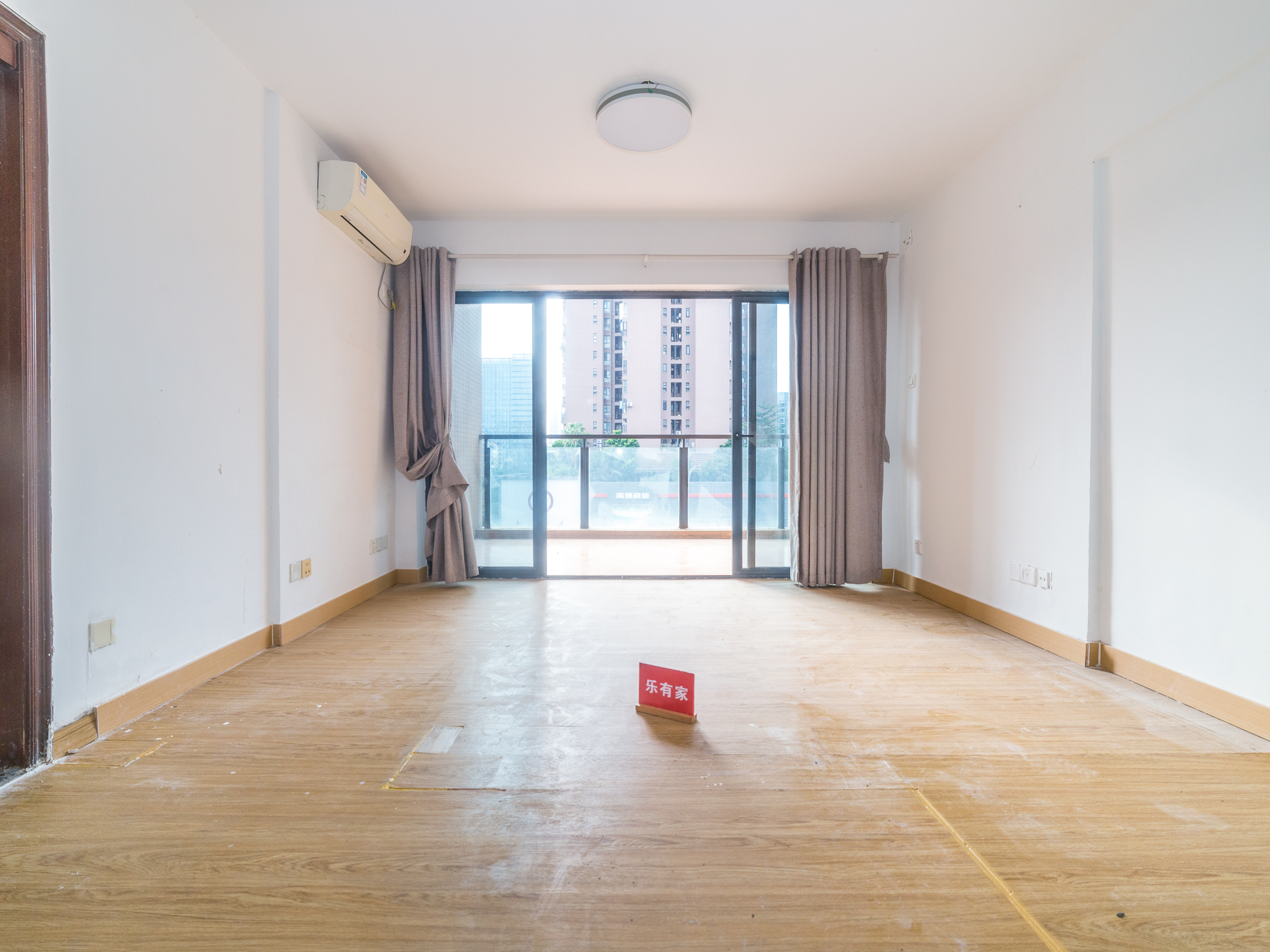 南向3室1厅2卫，公园旁近地铁，出行便利，舒适空间尽享生活。-深圳东方银座公馆二手房