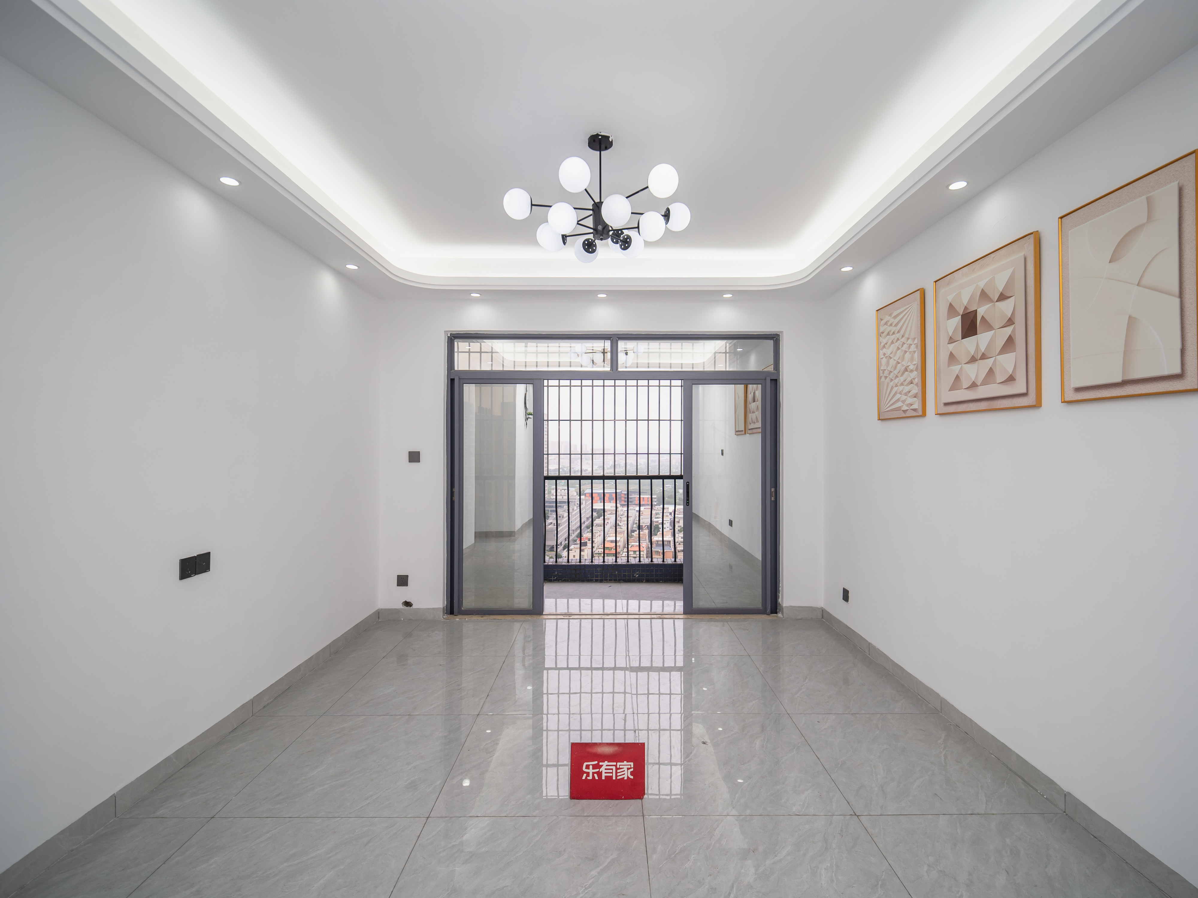 新会碧桂园柏丽郡，朝南高楼层，采光极佳，带地面花园，近重点学校，业主诚心出售！