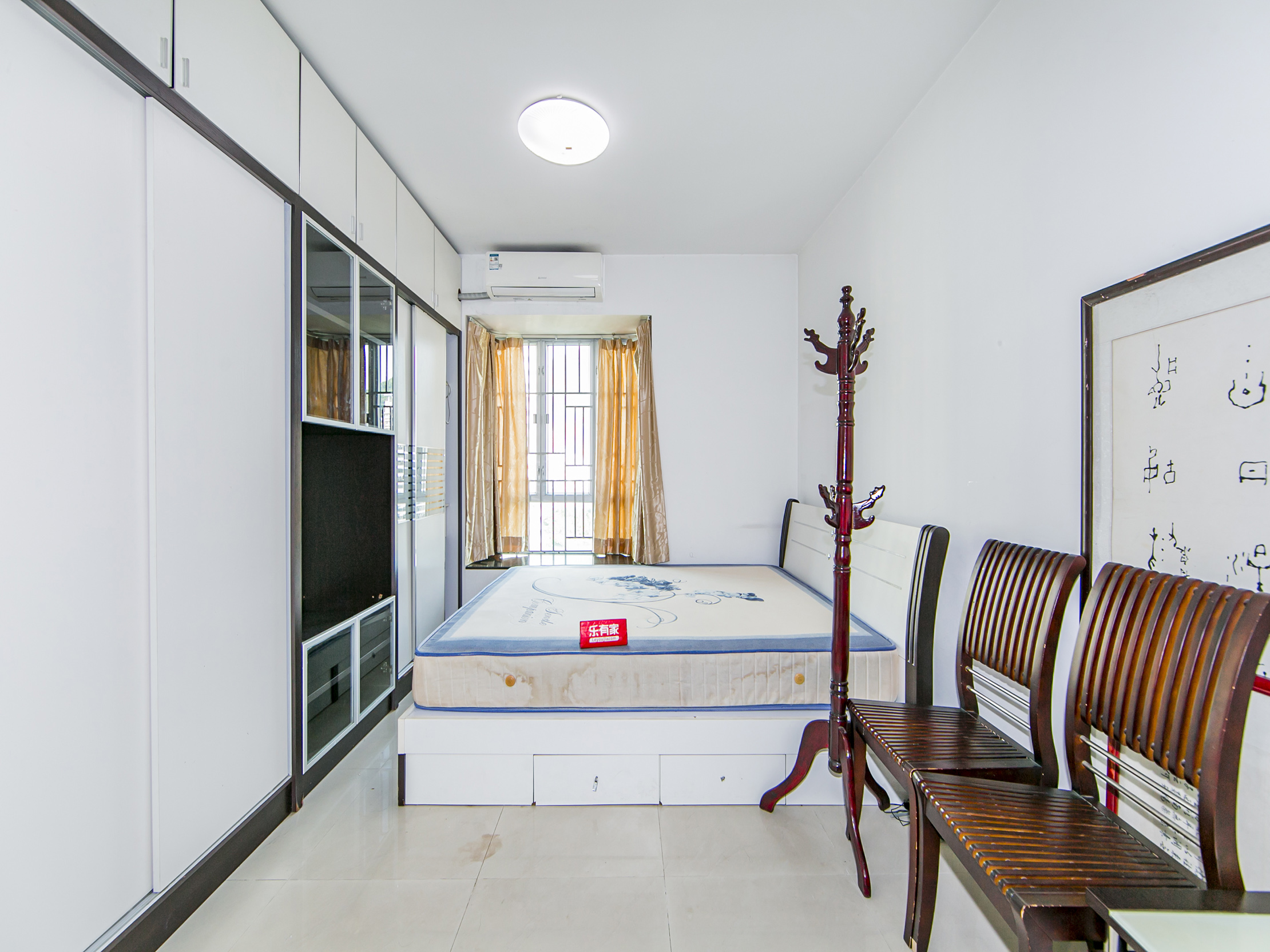 桃源村优质三室两厅，临近大型公园，绿意环绕，生活惬意无忧。