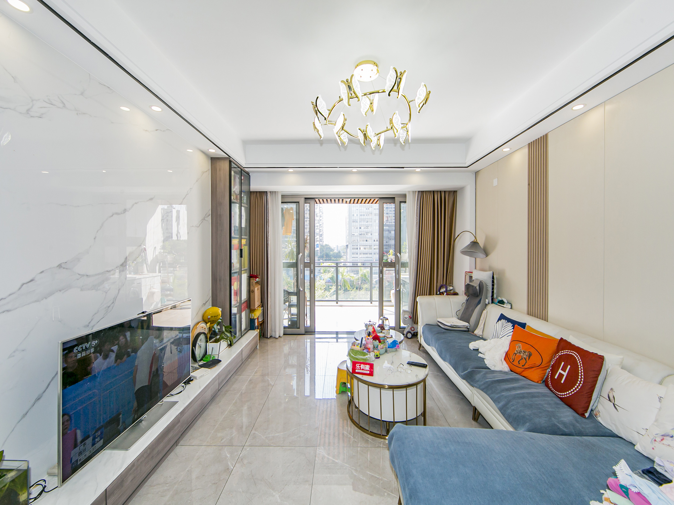 南北通透6室2厅，近地铁和公园，出行便利，适合大家庭居住。-深圳桑泰丹华园二手房