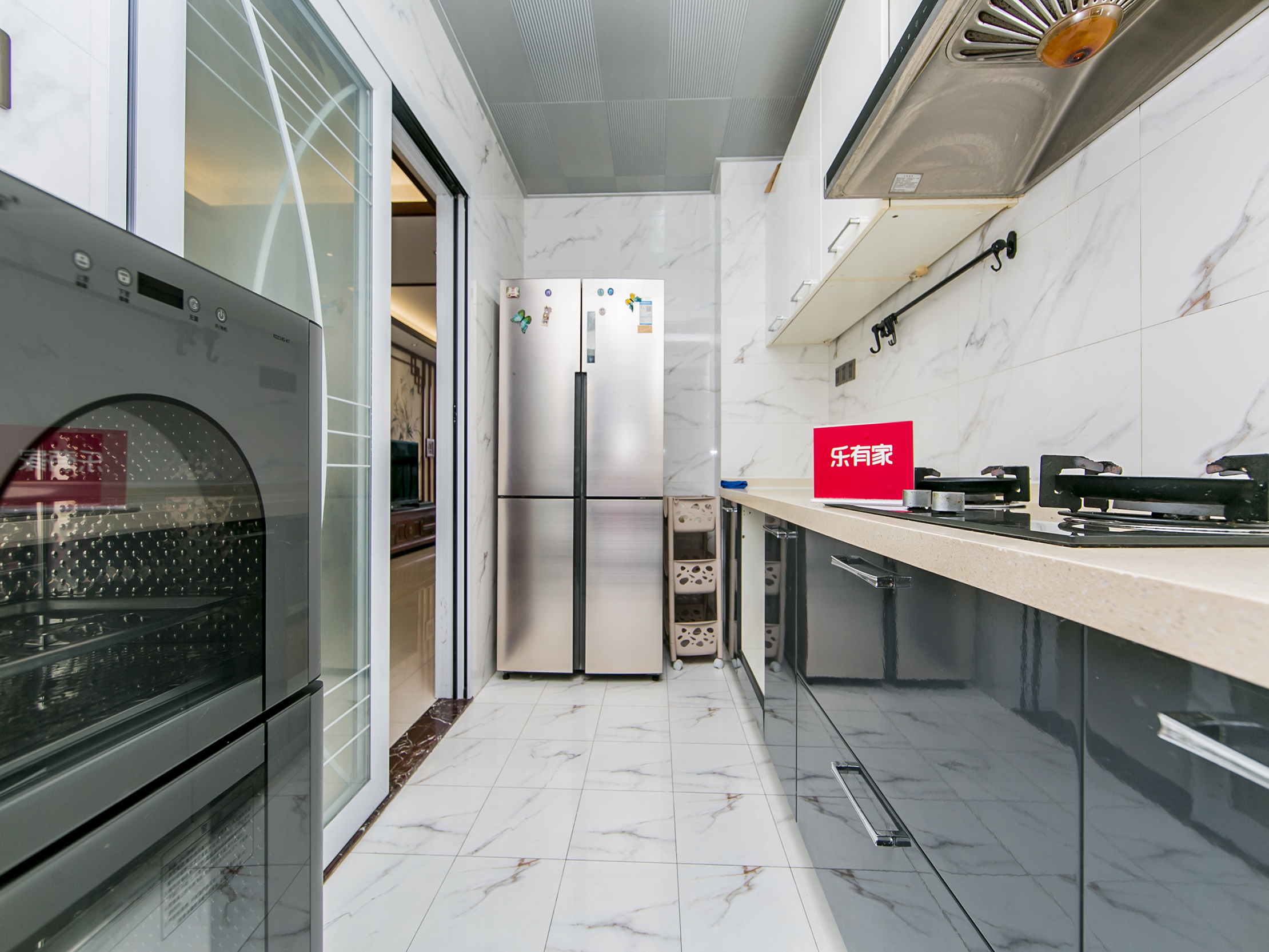 南北通透4室2厅，近地铁与公园，出行便利，舒适宜居。