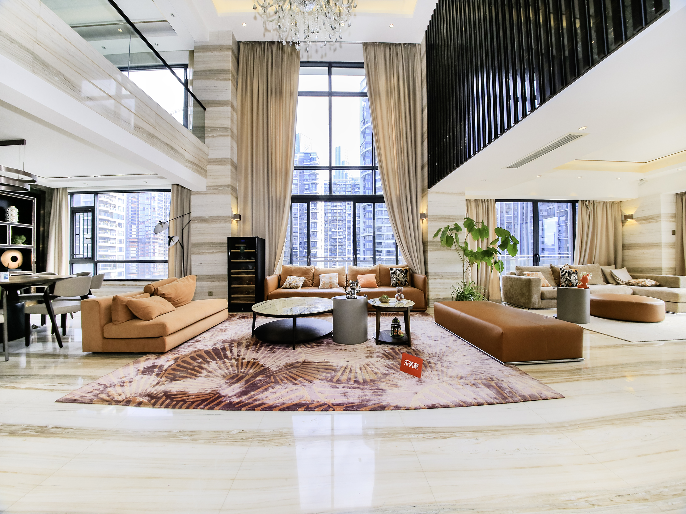 南向五室两厅，宽敞舒适，公园环绕，地铁便捷，理想家庭居所。-深圳中信红树湾五期二手房