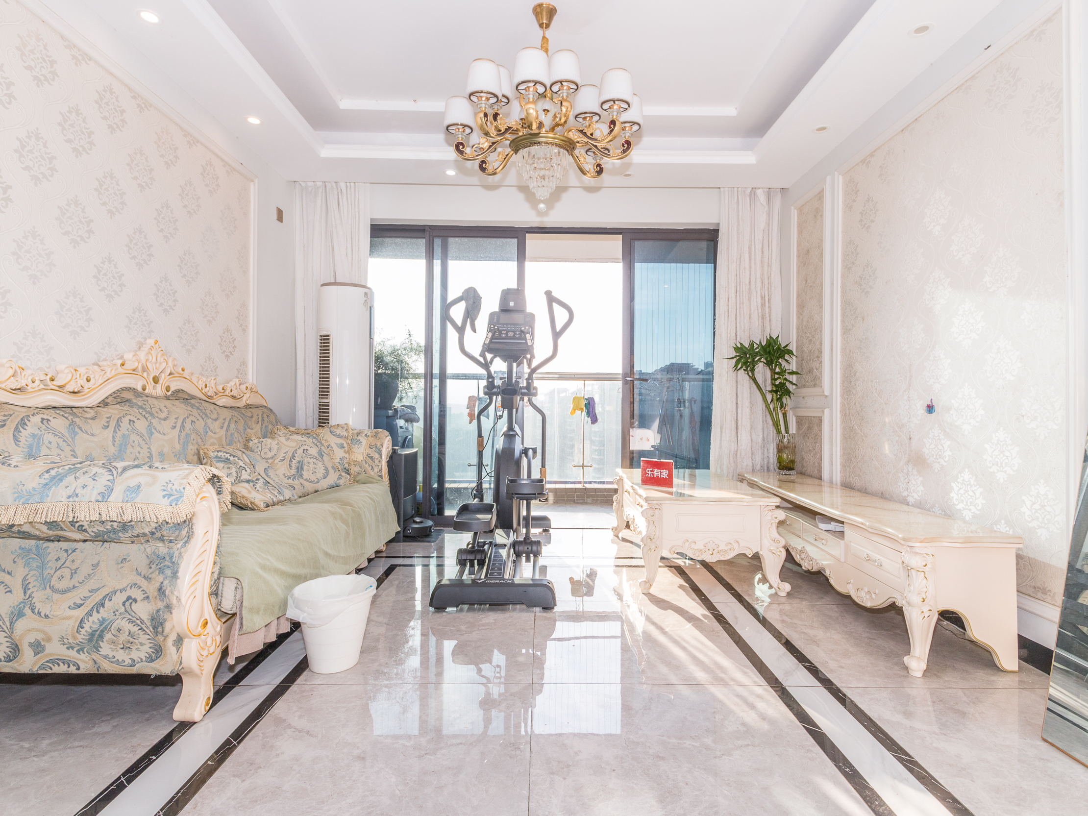 房子通透好，客厅，厨房和卧室等分隔开，充分满足日常家居生活所-深圳颐安麓园租房