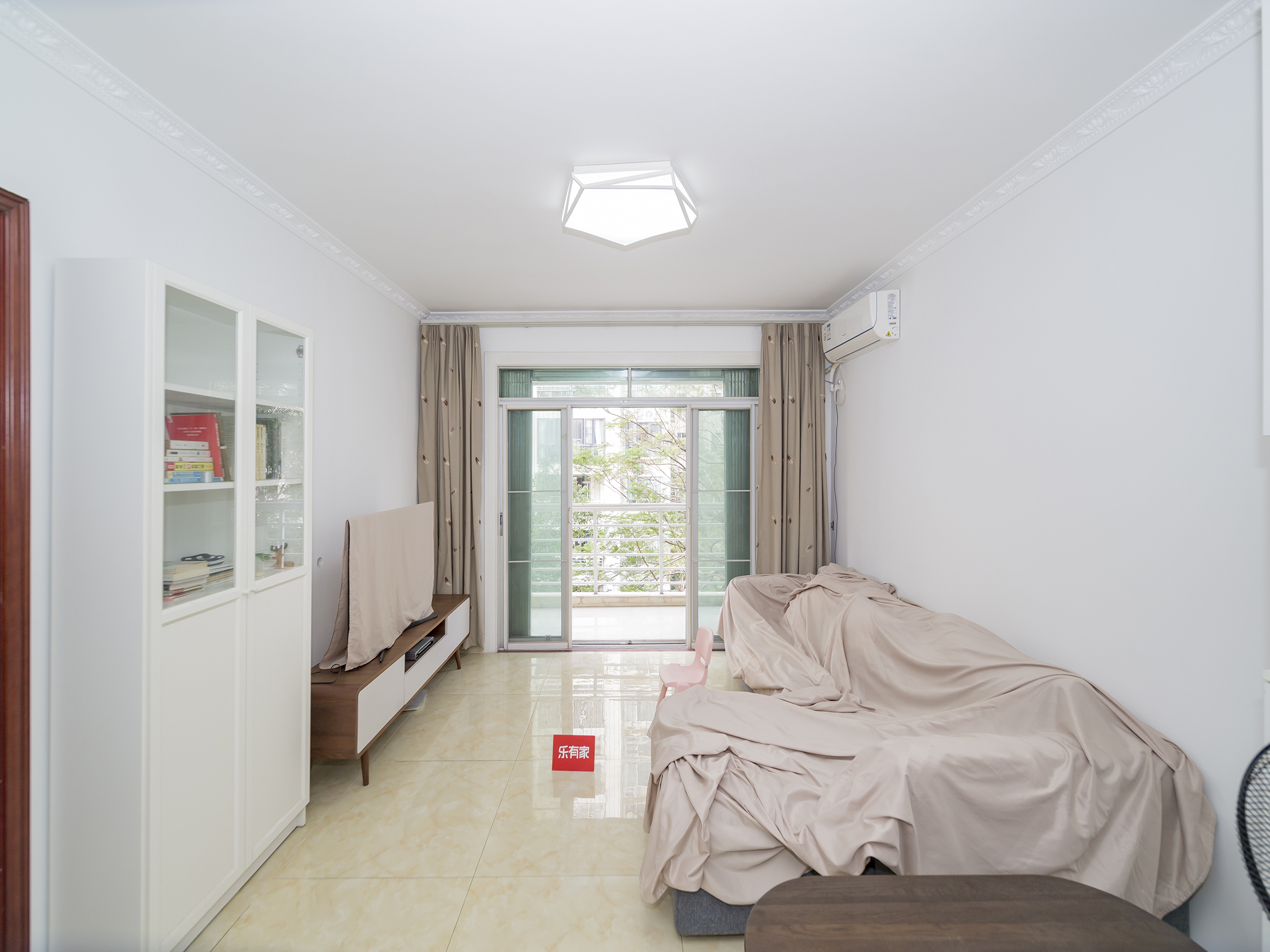 大世纪花园诚心出售，朝南中楼层，采光极佳，带地面花园，人车分流，低于小区均价，机会难得！-深圳大世纪花园二手房