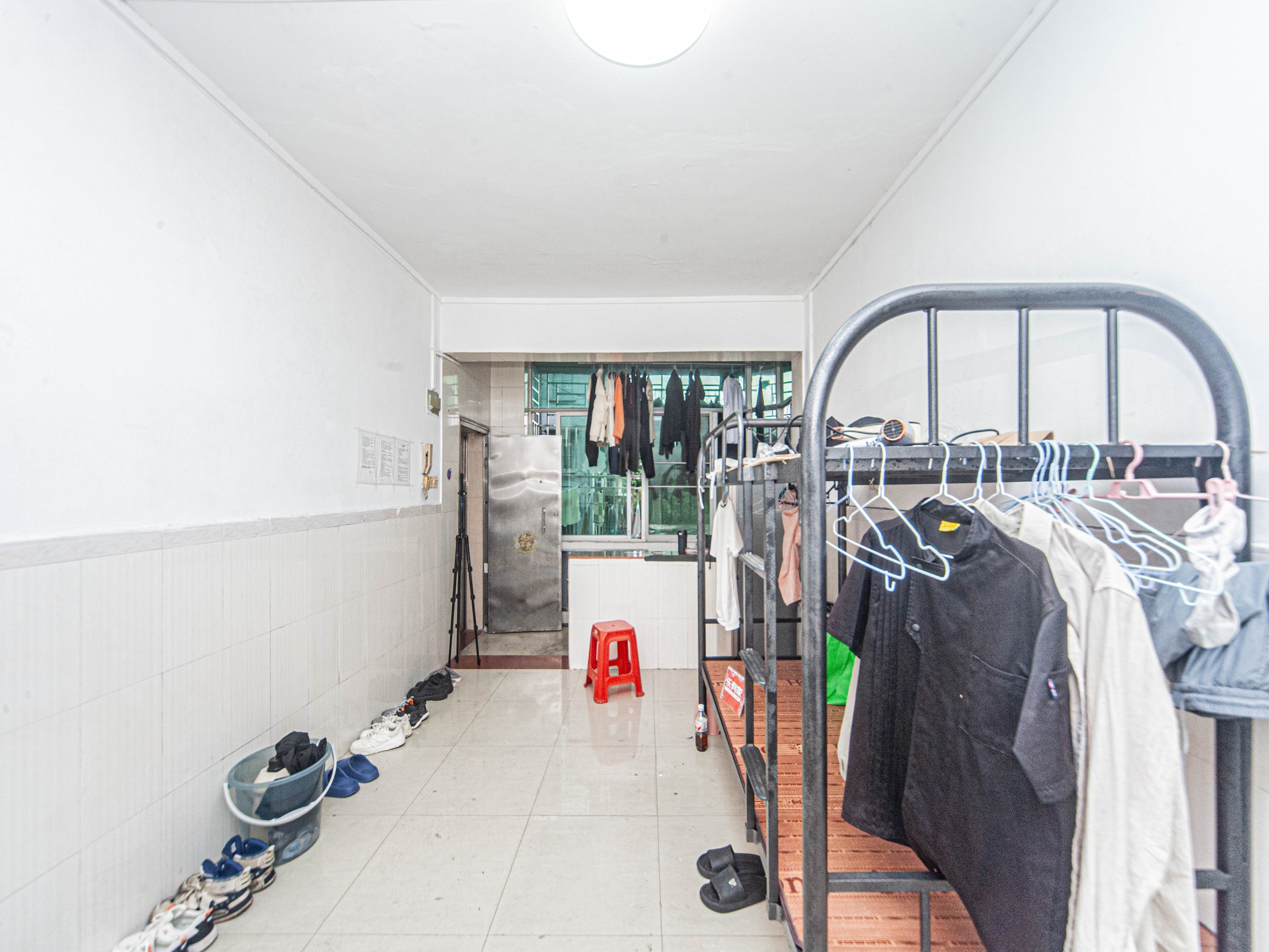 华侨城居住大两房，居住安静舒适，靠近地铁口-深圳光华街住宅区二手房