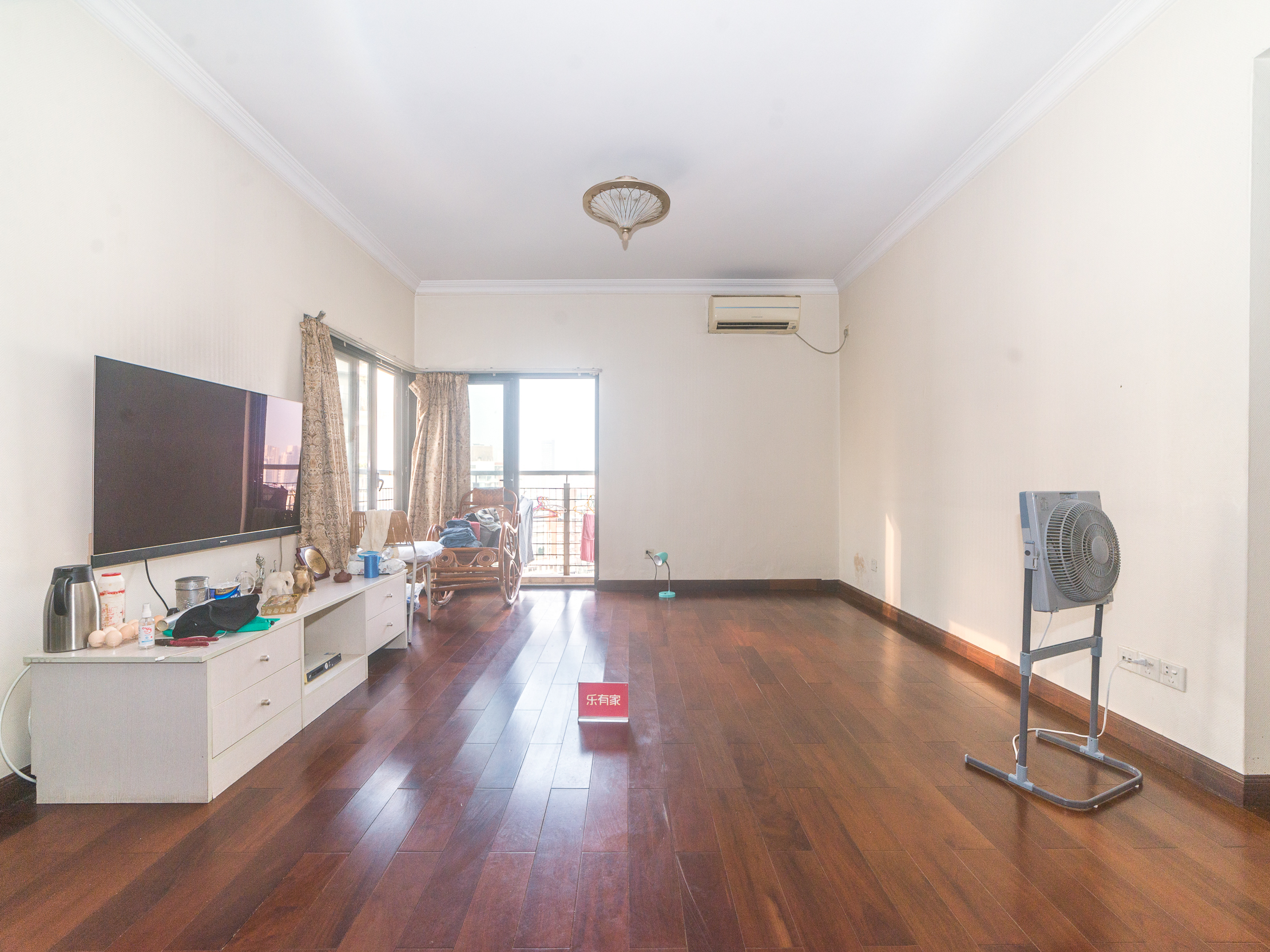 蛇口优质三室两厅户型，东向采光充足，改造空间大，自由发挥，尽享舒适生活。理想居所，尽在此处！-深圳花园城三期二手房