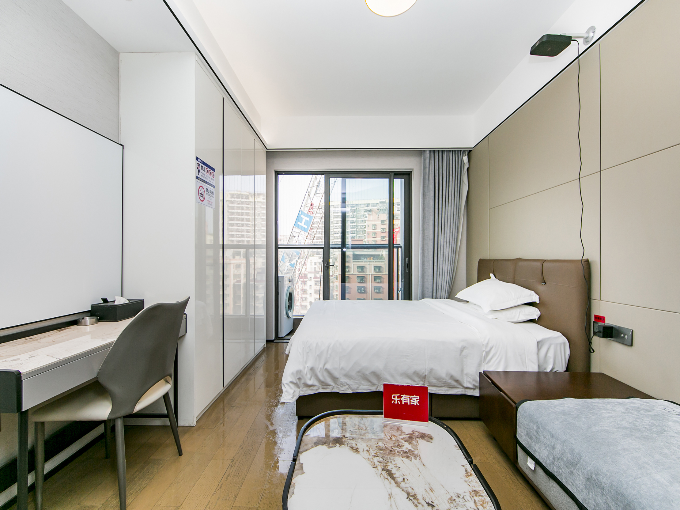 精致一室一卫，公园环绕，地铁便捷，理想单身生活空间。-佛山深国际万科和颂轩二手房