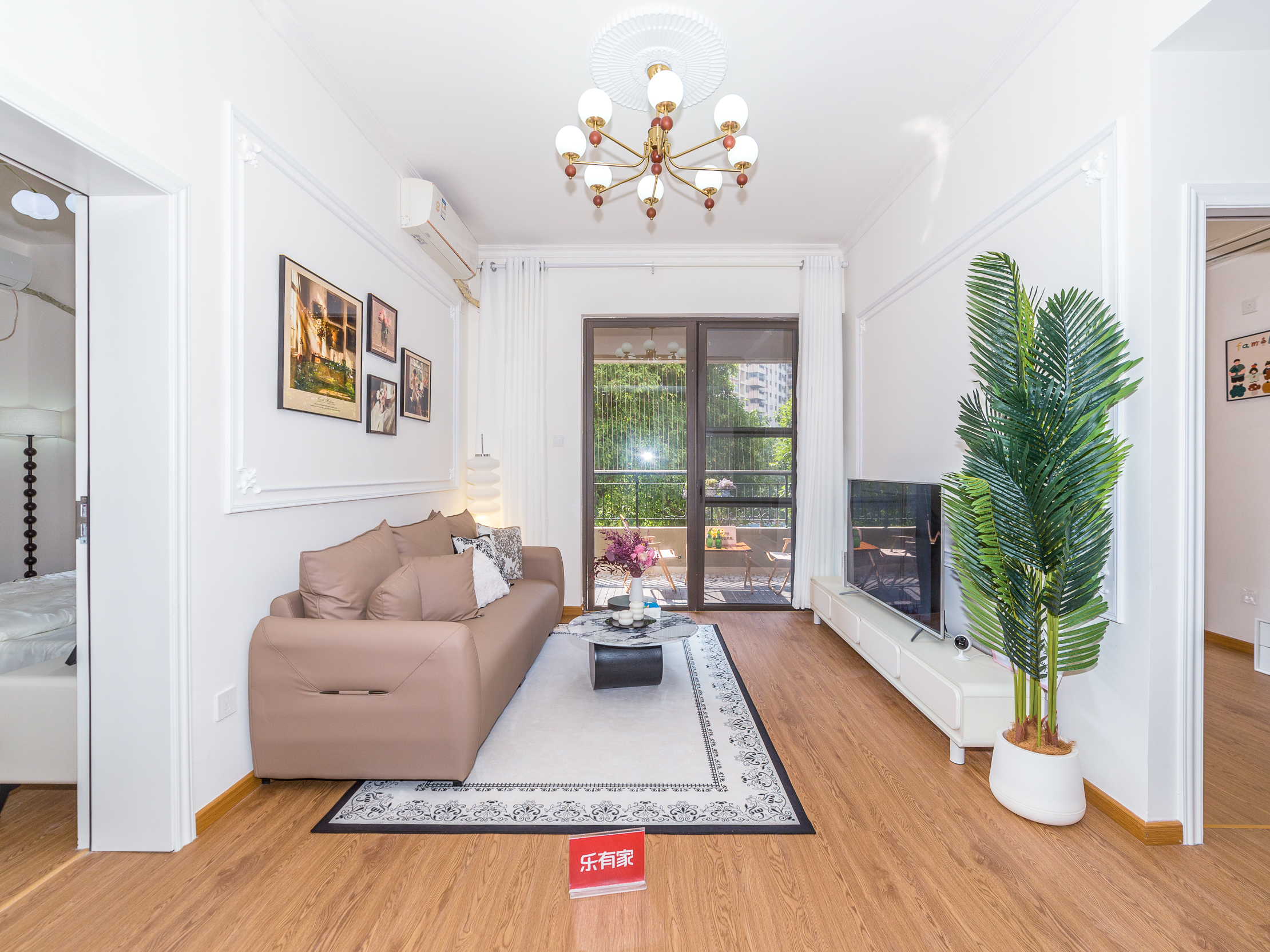 精装修，业主自住，保养不错，户型格局方正，