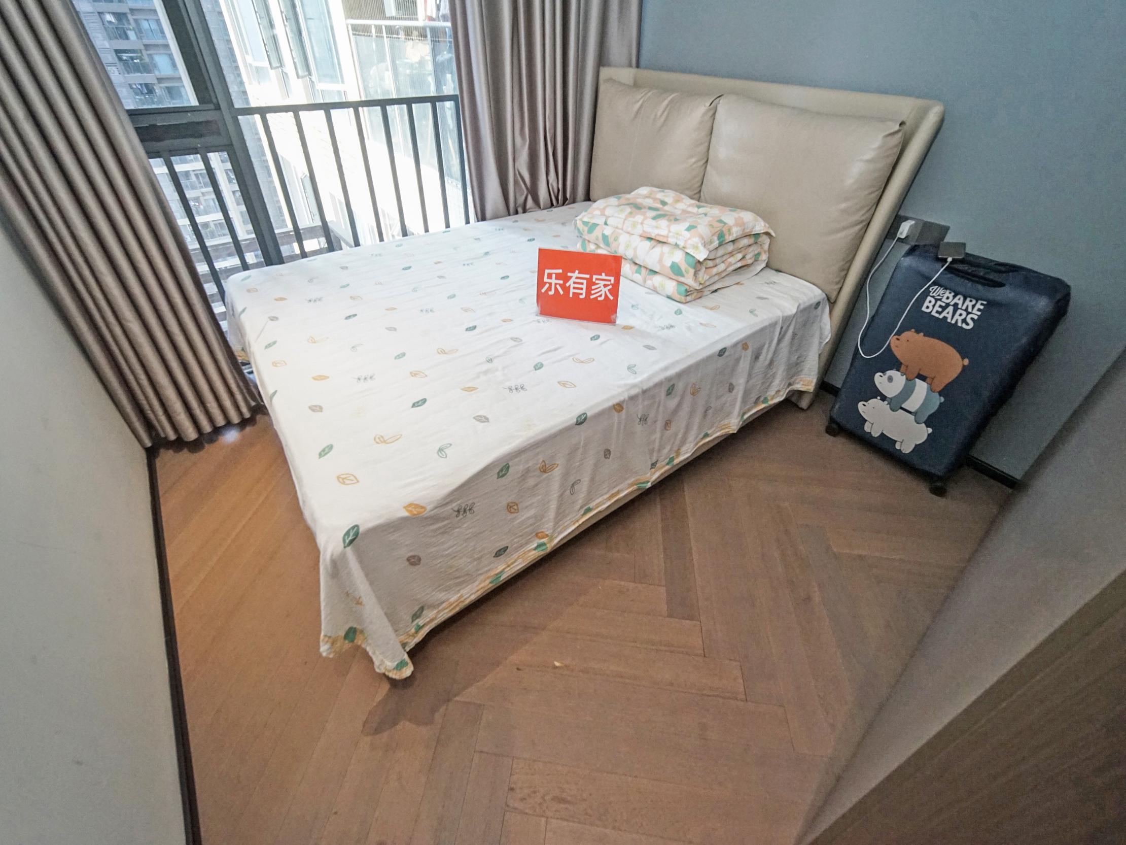 龙华中心优质三室两厅户型，西南朝向，采光充足，改造空间大，自由发挥设计理想家居。