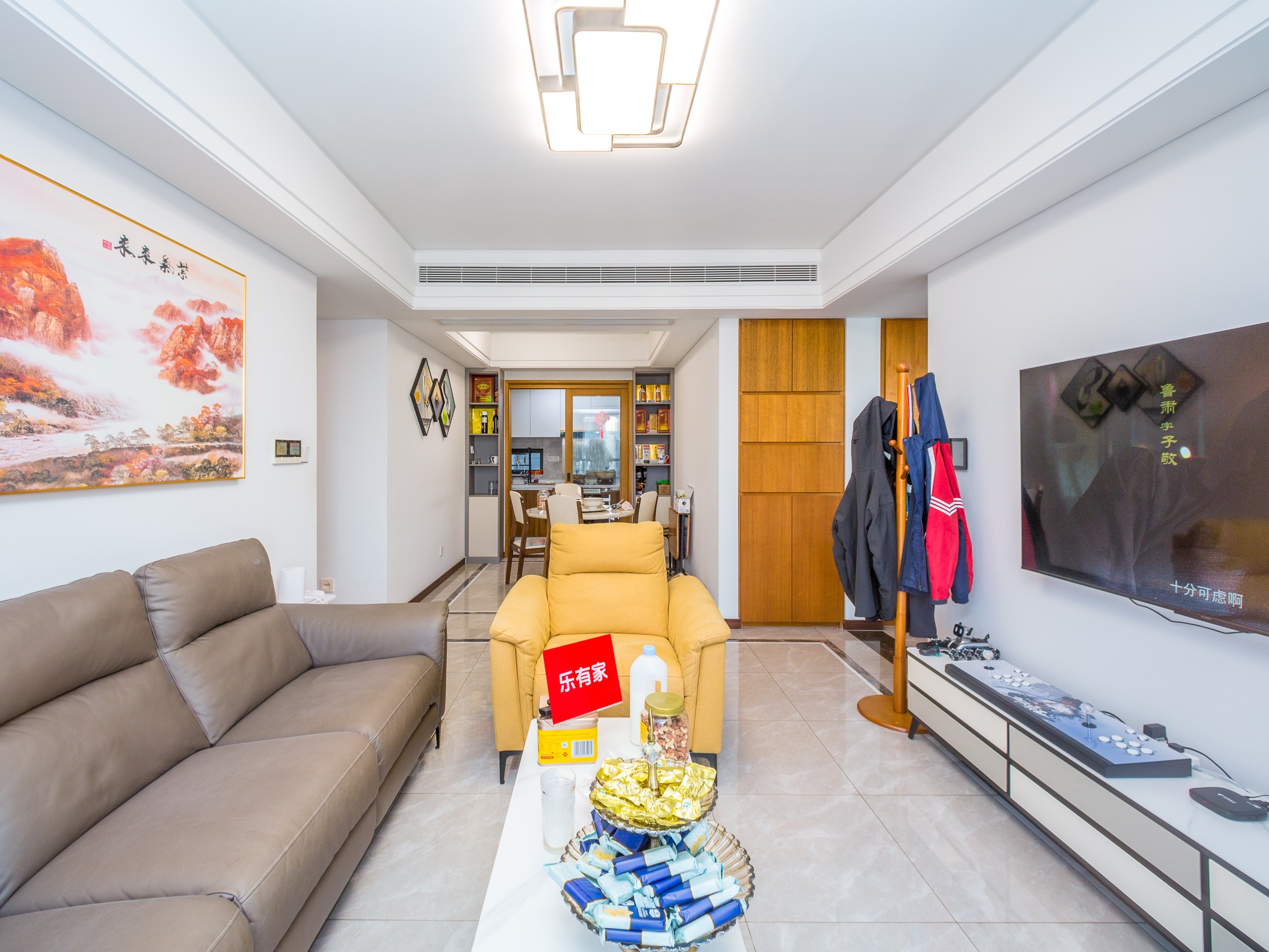 步行可达星河商圈，地铁口