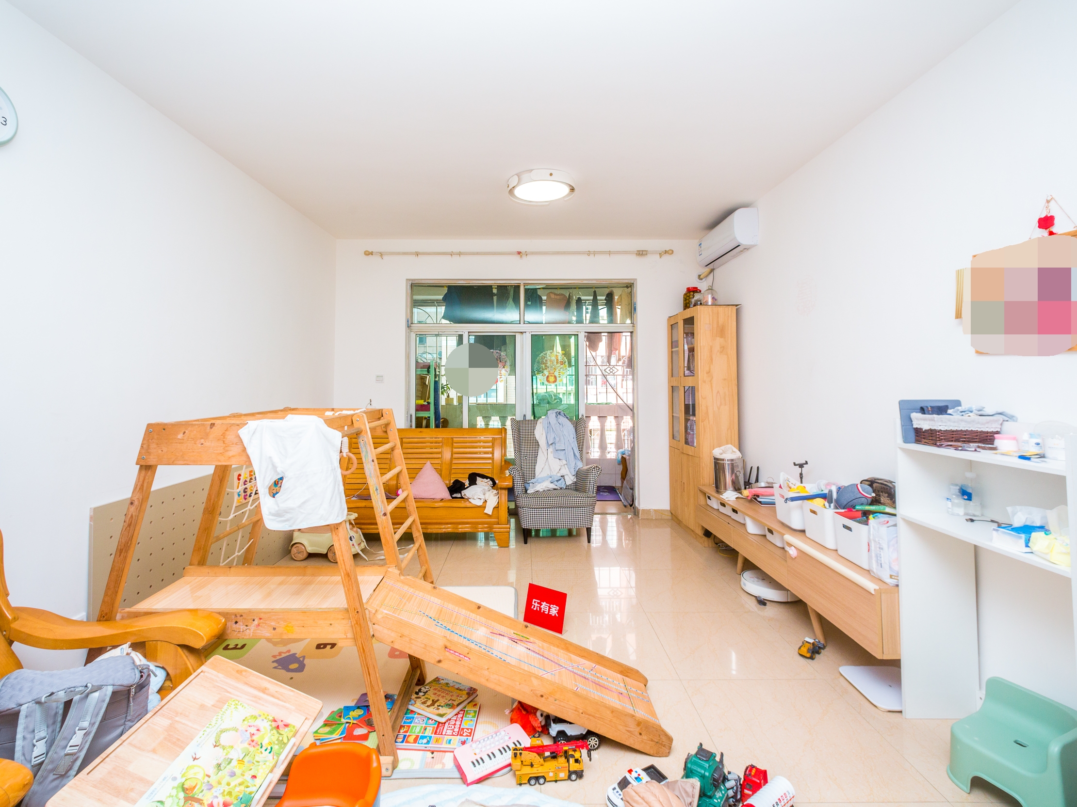 南北通透3室2厅，公园旁近地铁，出行便利，舒适生活空间。