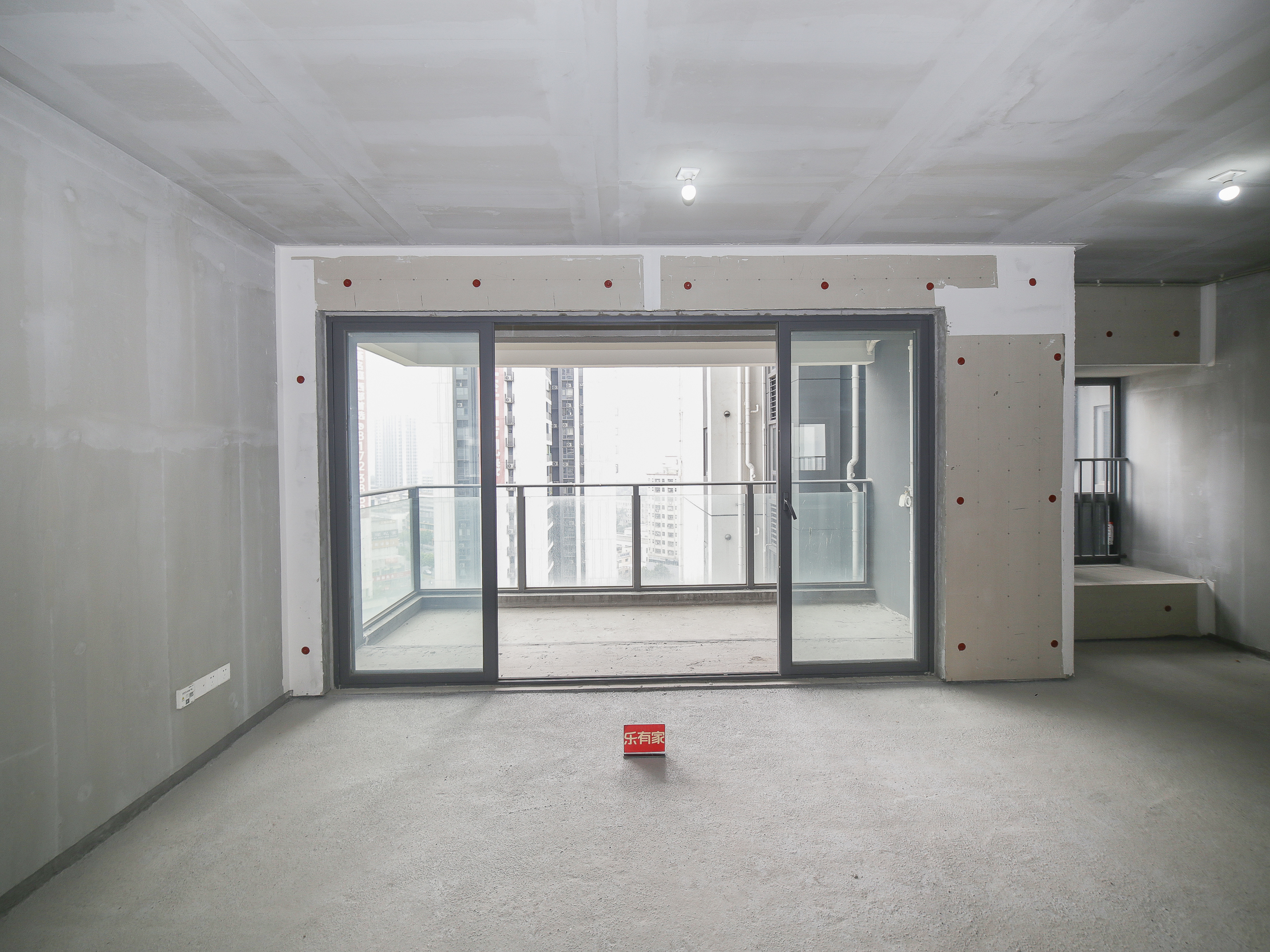 宽敞四室两厅，舒适生活空间，公园环绕，地铁便捷出行，理想家庭之选！-深圳璟荟名庭二手房