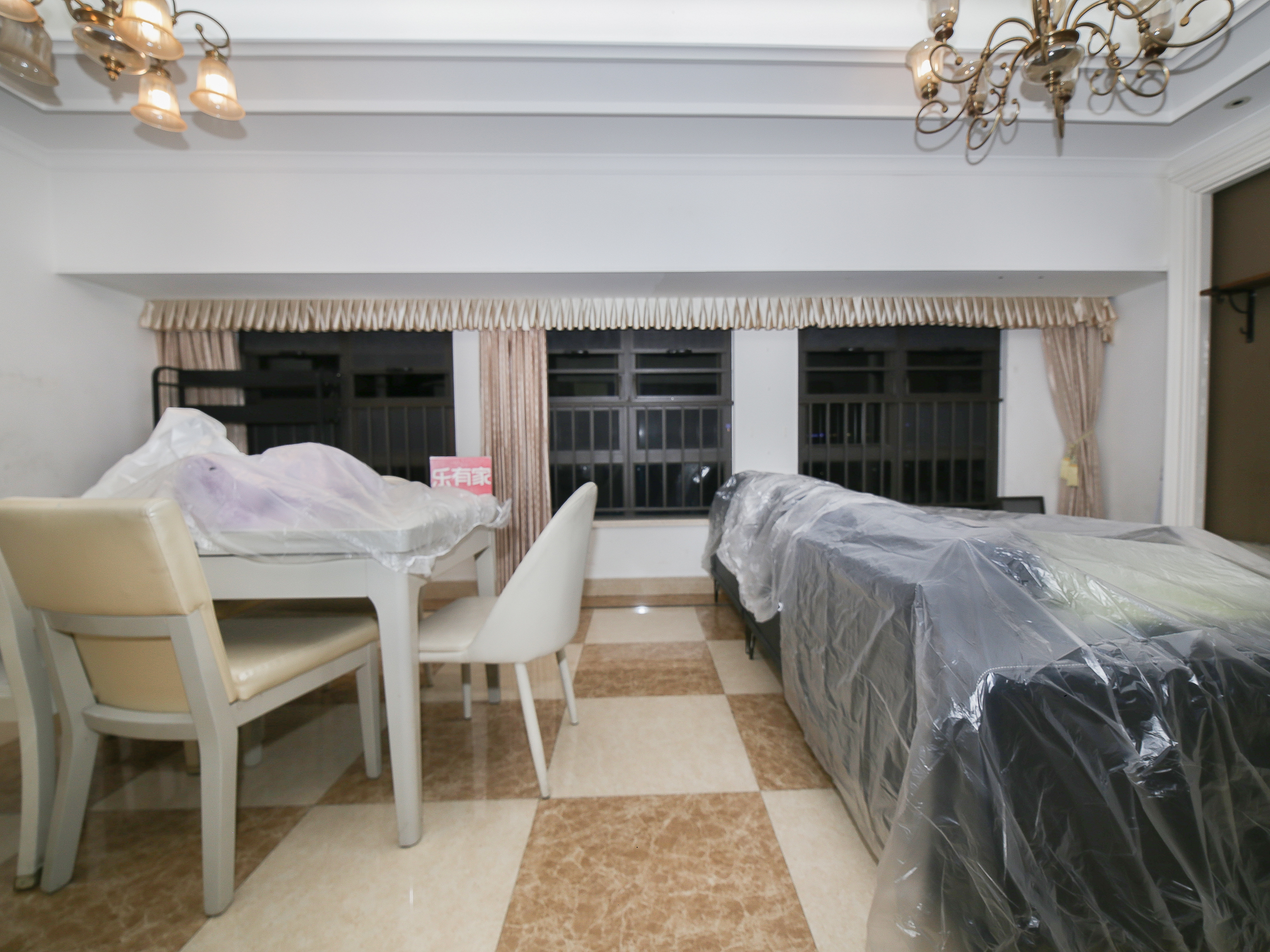 业主急卖置换！中楼层视野开阔，万科物业品质小区-深圳万科翡逸郡二手房