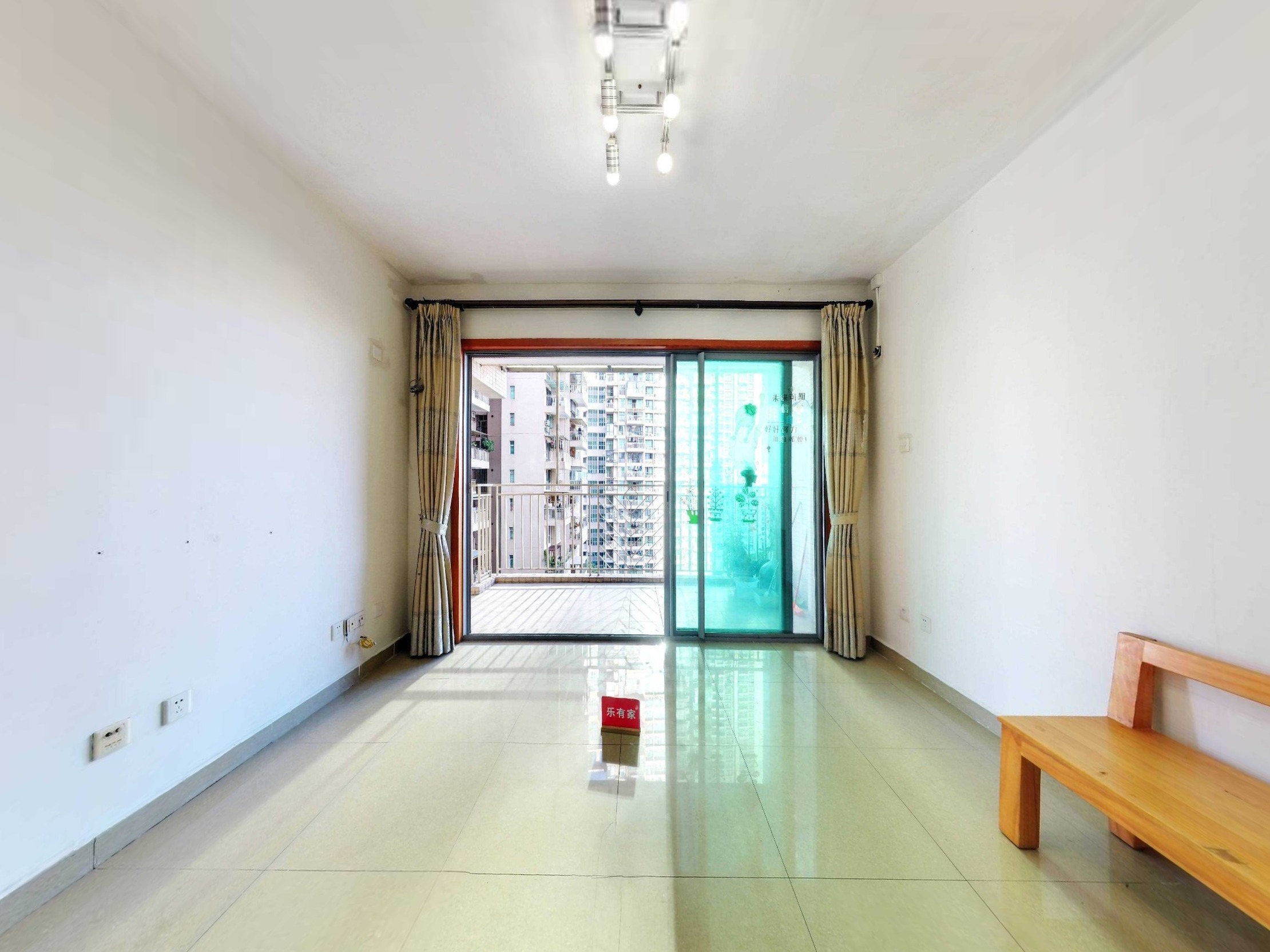 南山次新泳池花园小区高拓面积舒适型复式4房2卫