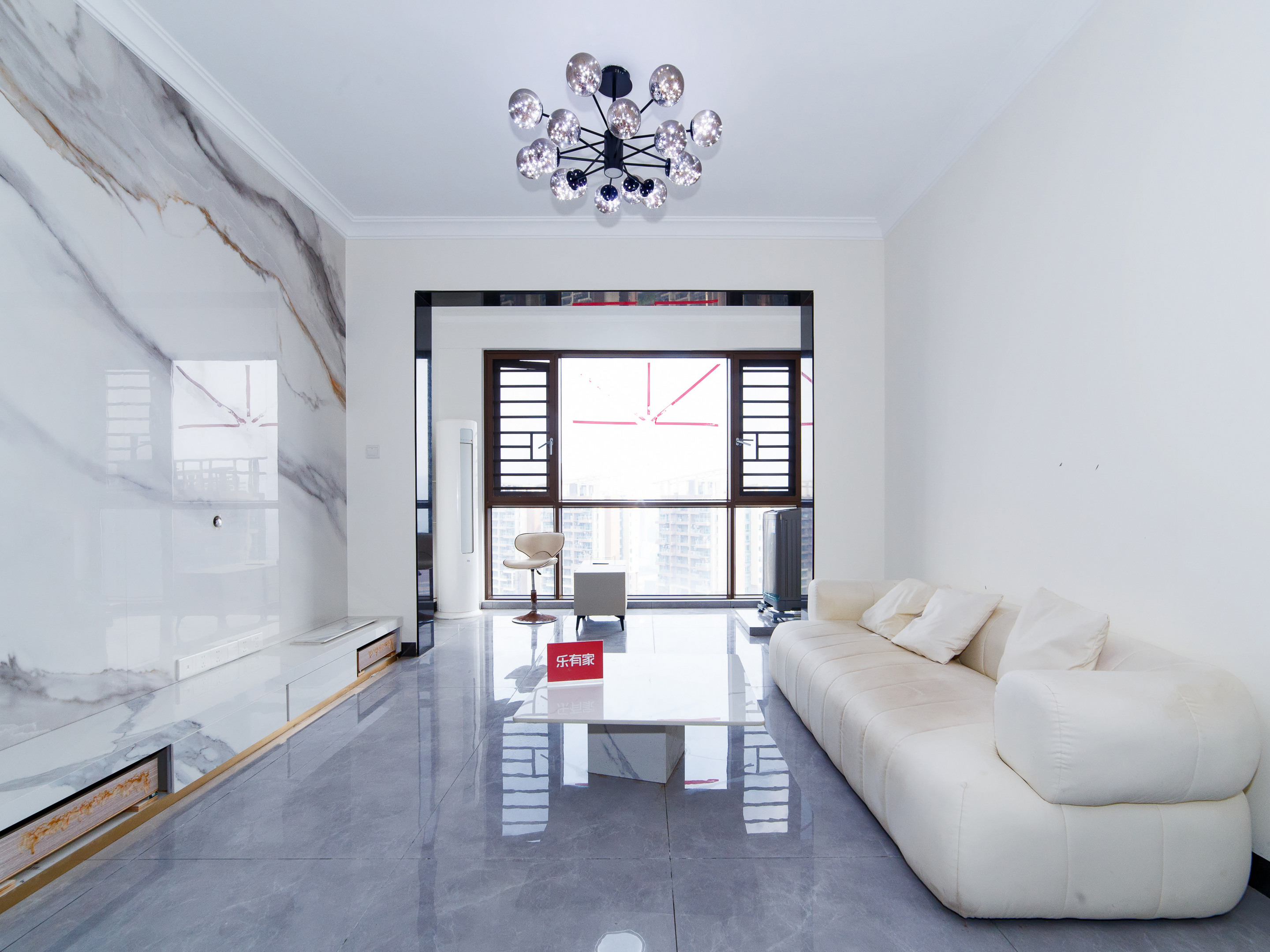 户型方正，采光好，14号线锦龙地铁口附近-佛山信达泰禾金尊府租房