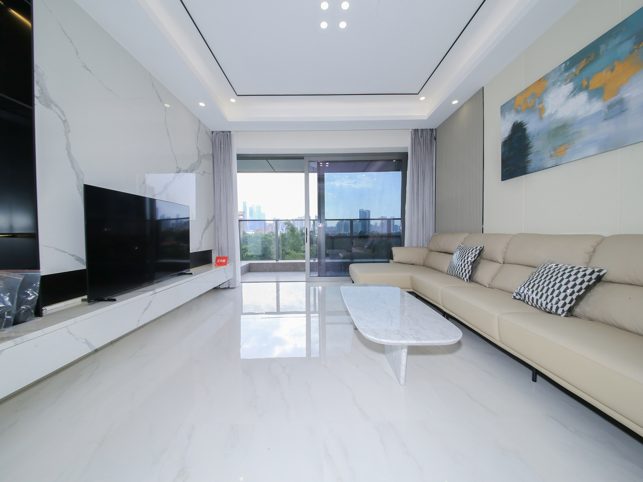 华侨城优雅三室两厅，东南朝向，尽享大型公园绿意生活，舒适宜居的理想选择。-深圳新天鹅堡二期二手房