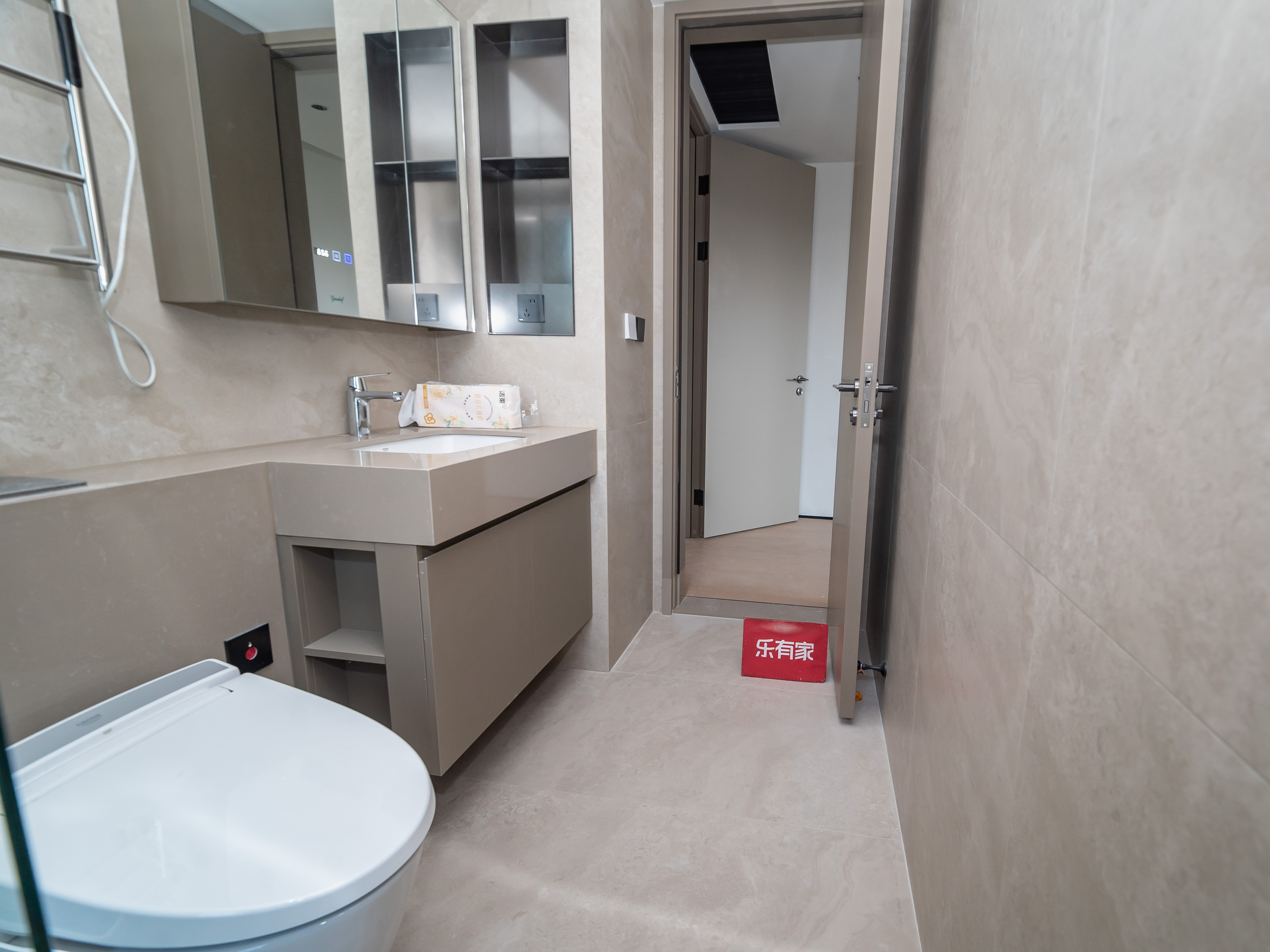 天玺华府 3房2厅3卫 143㎡