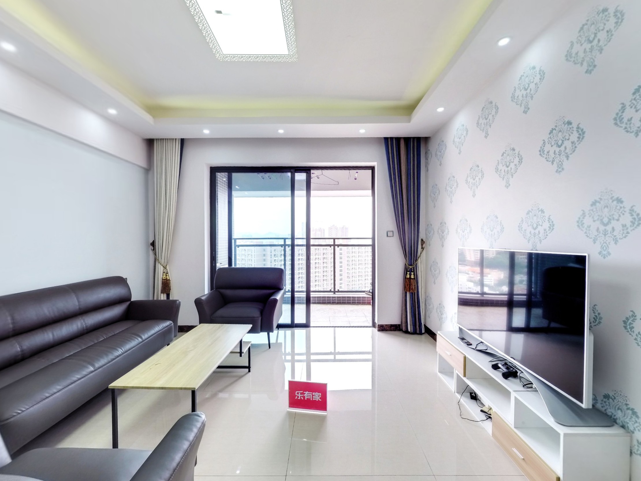 电子科技大学旁电梯三房出租-中山大信溢彩年华租房