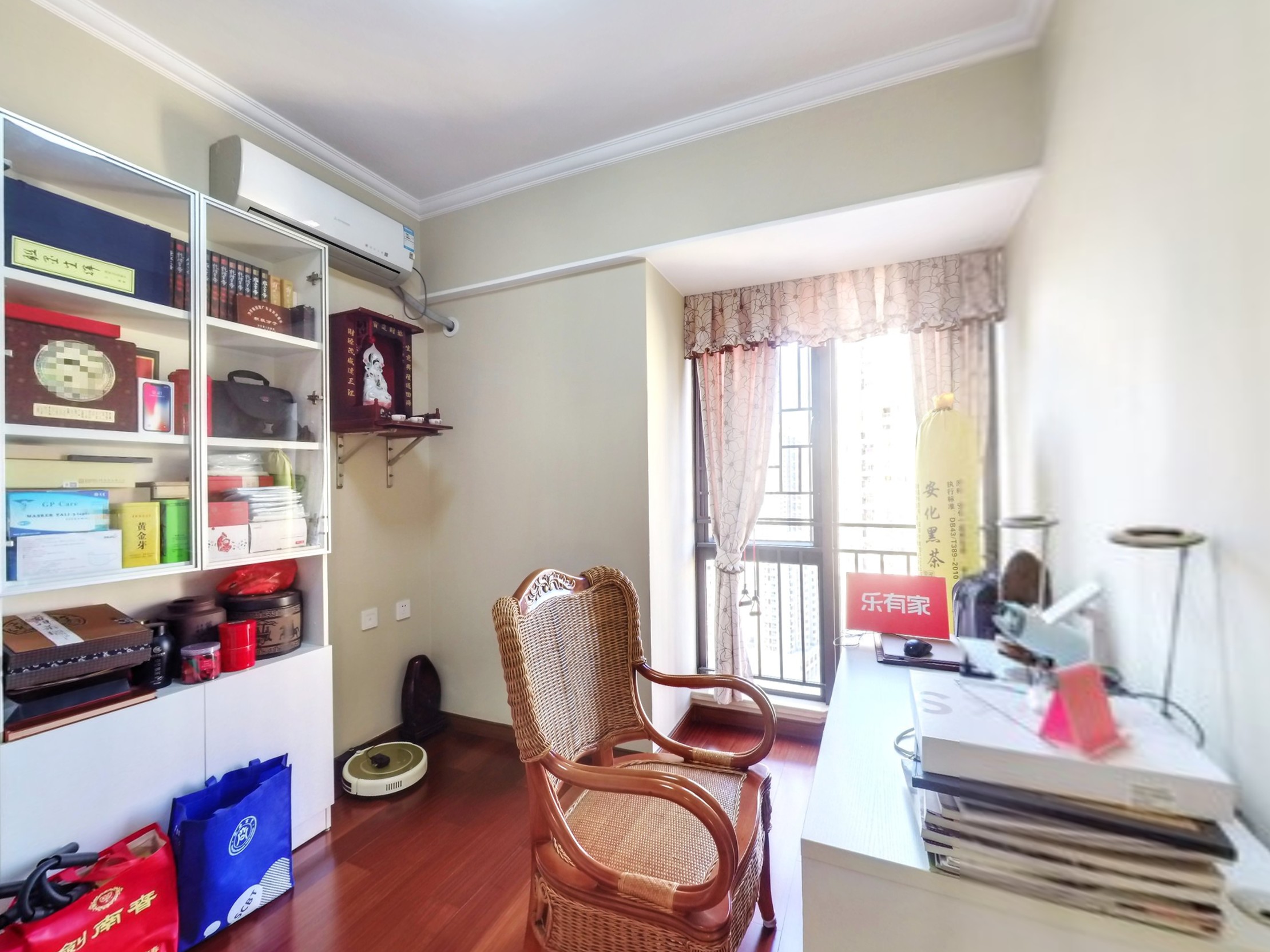 万科翡丽郡，方正户型，通风采光佳，重点学校旁，地面花园，人车分流，业主诚售，随时看房！