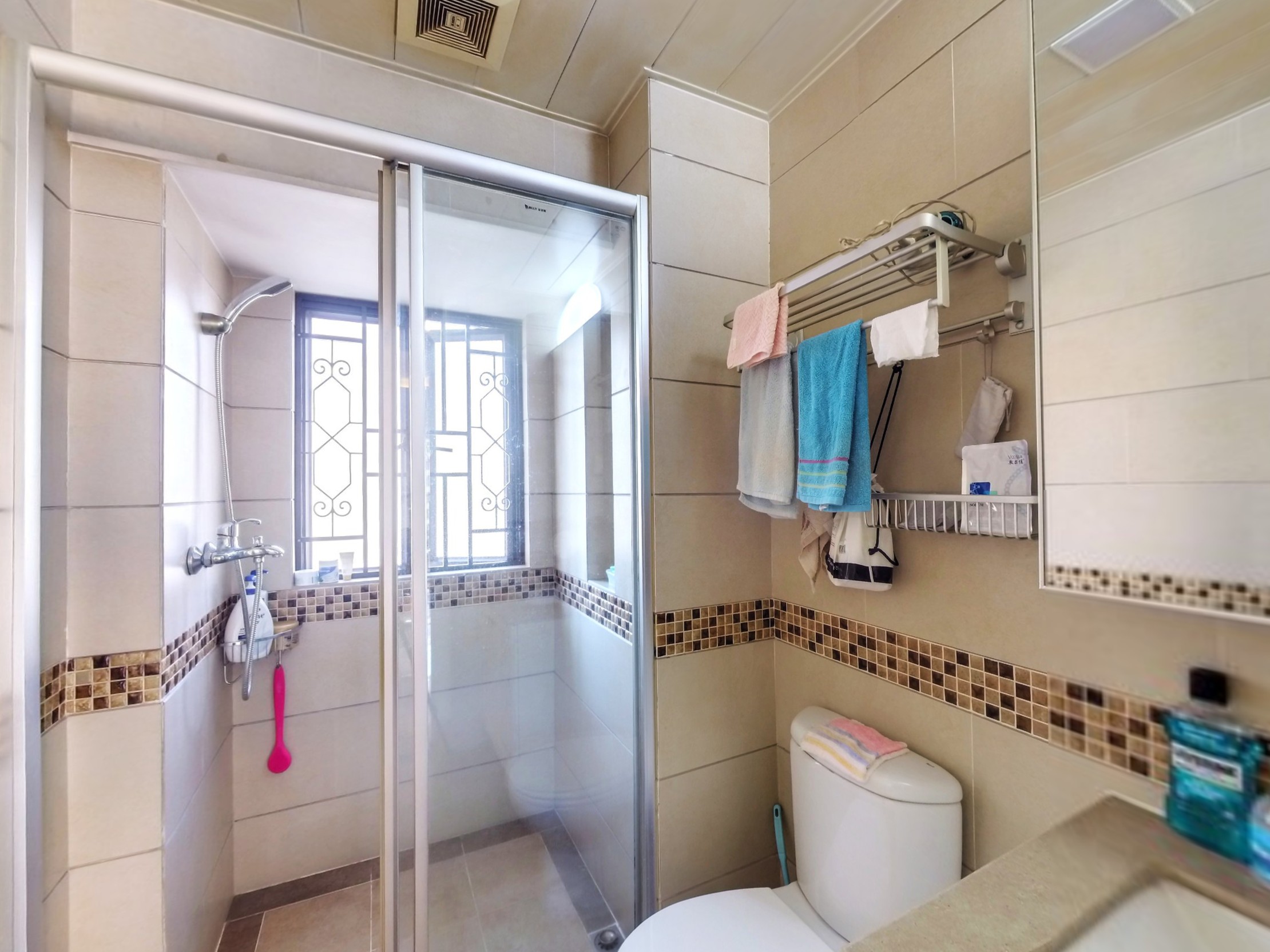 万科翡丽郡，方正户型，通风采光佳，重点学校旁，地面花园，人车分流，业主诚售，随时看房！