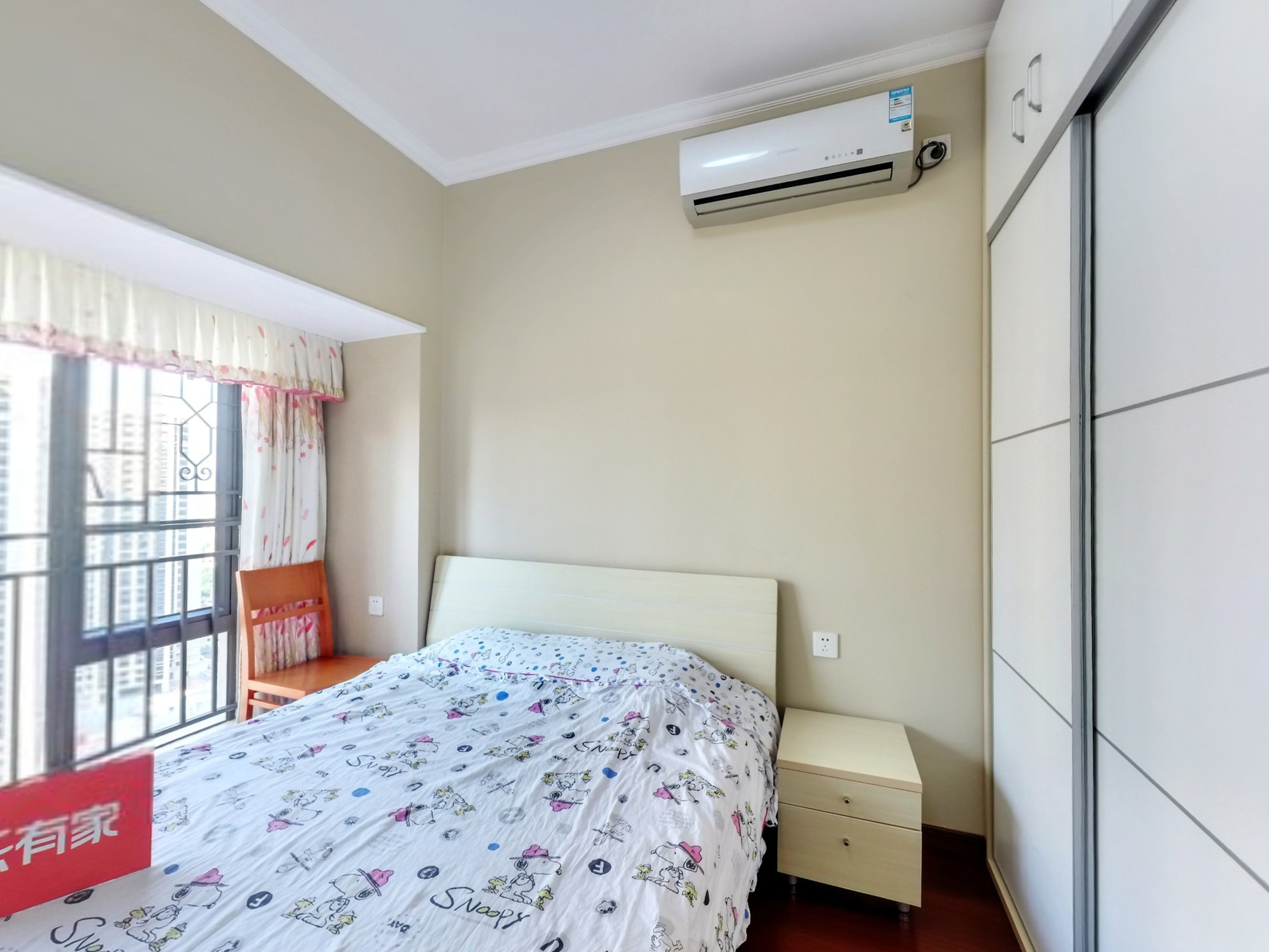 万科翡丽郡，方正户型，通风采光佳，重点学校旁，地面花园，人车分流，业主诚售，随时看房！