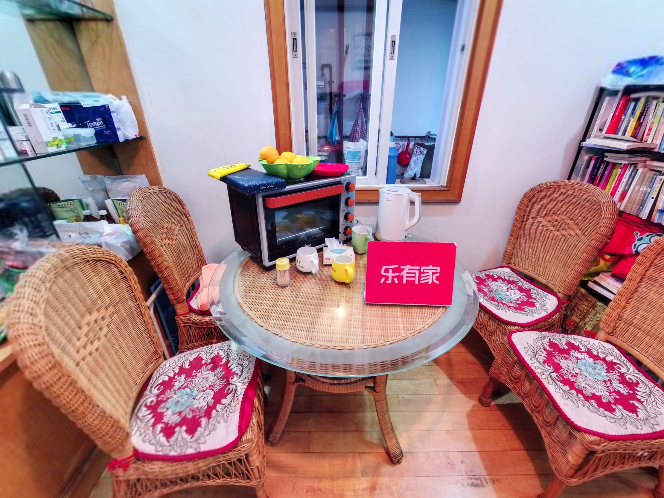 泰宁花园中楼层，客厅宽敞，车位充足，带地面花园，近商业综合体与大型公园，业主诚心出售，随时看房！