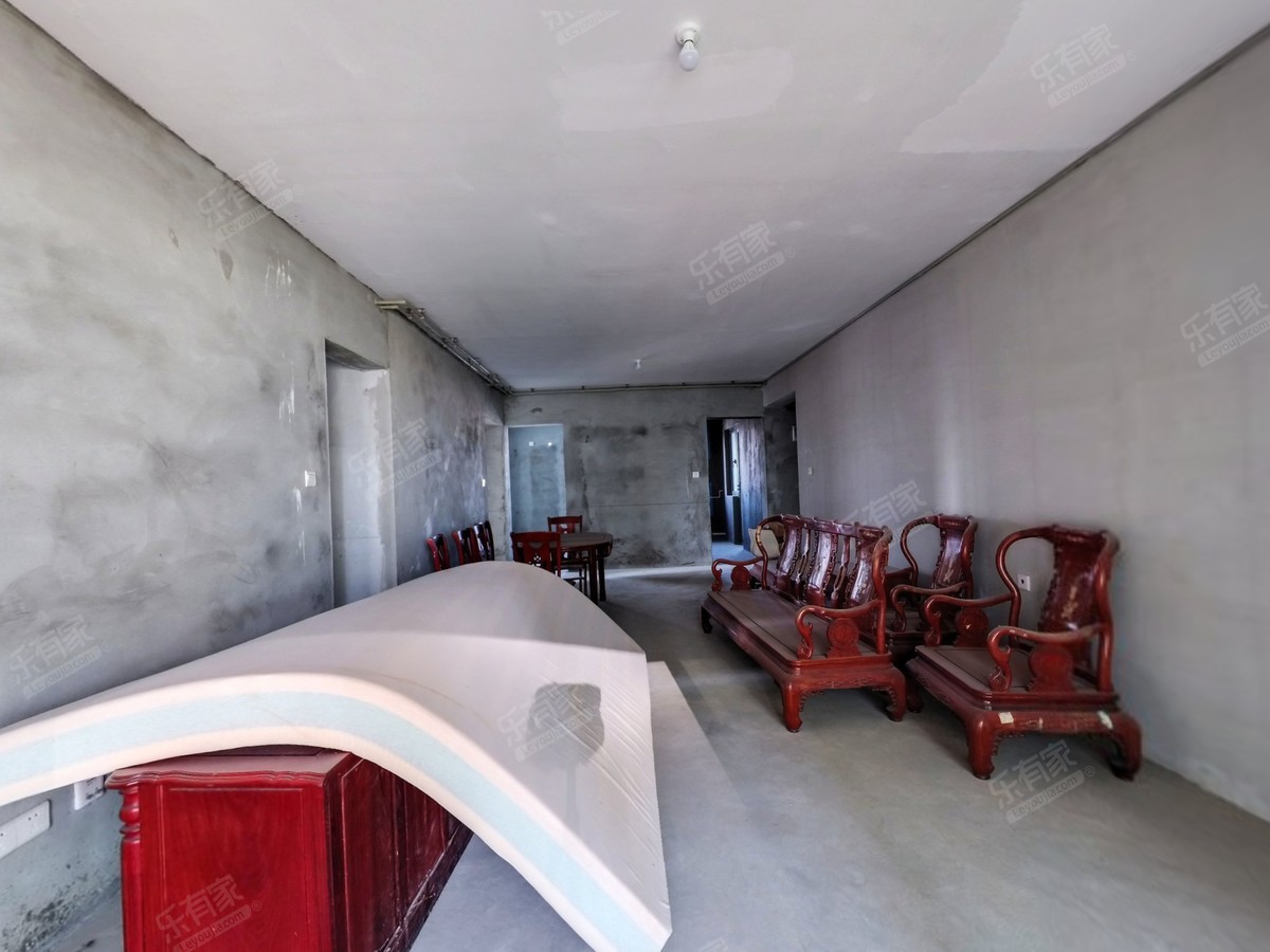 华侨城四海云亭南北毛坯3房，业主诚心出售