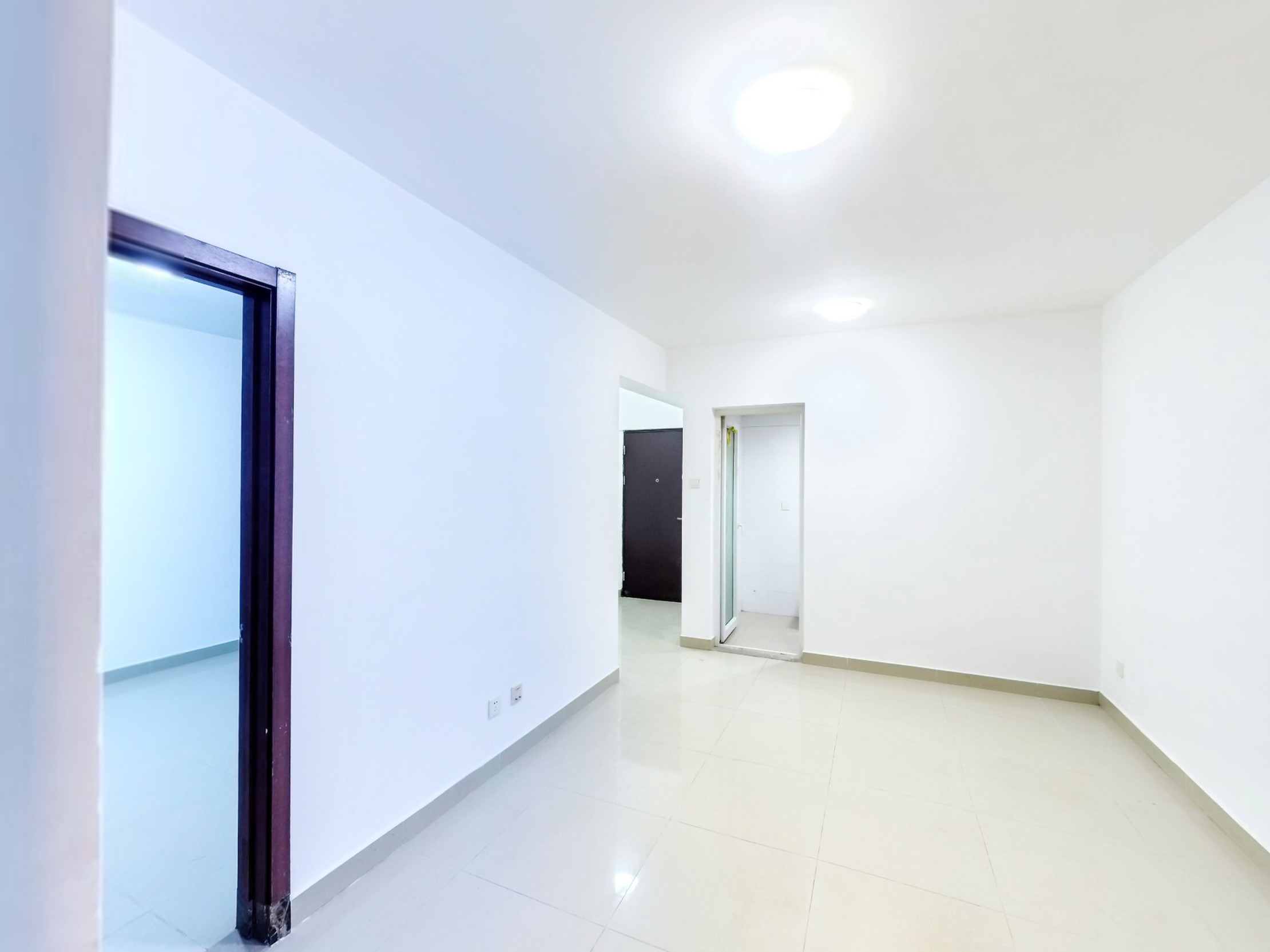 樟树布万科公园里两房两厅业主诚心出售，商圈成熟，